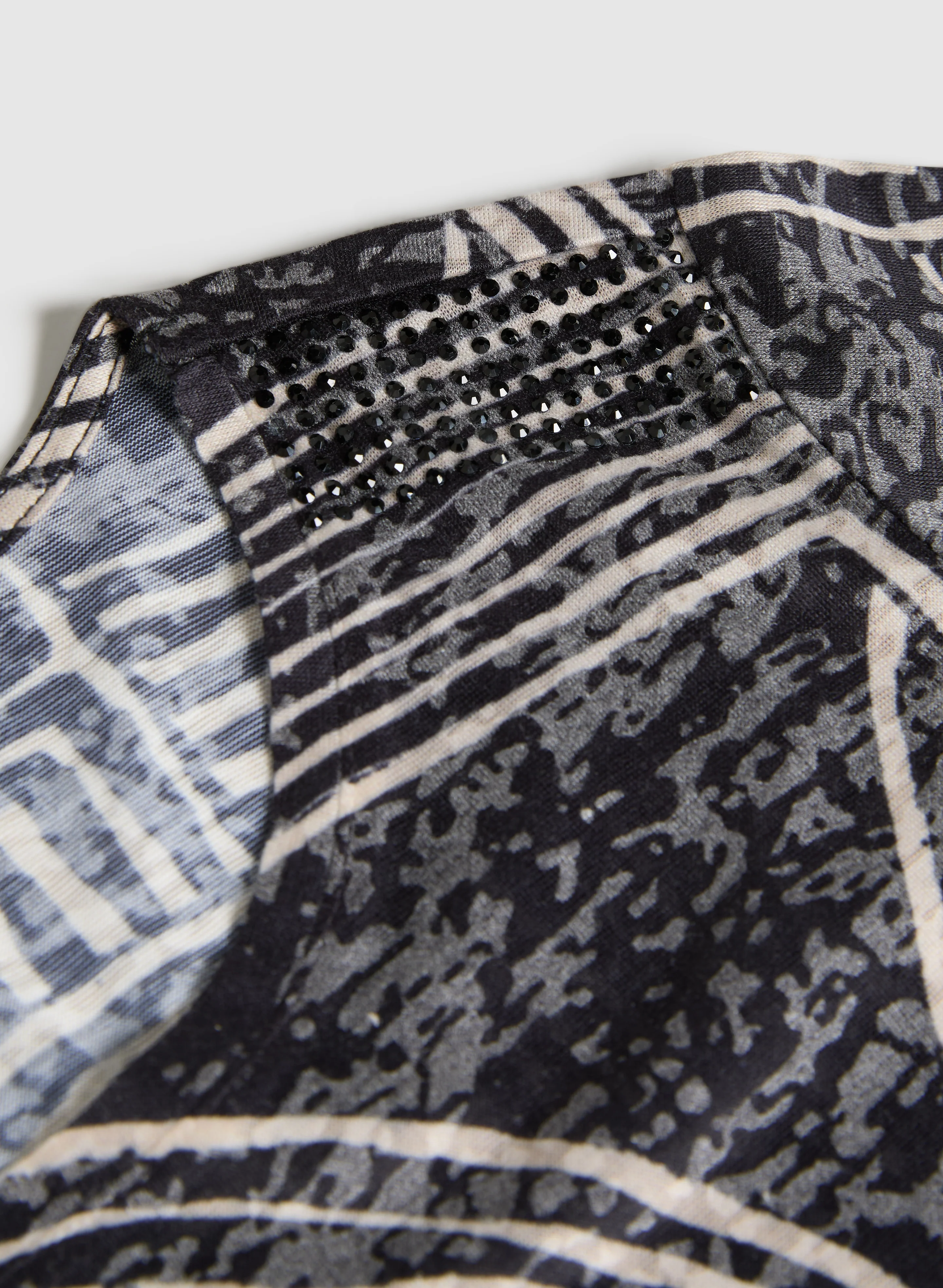 Abstract Striped Print T-Shirt - Image 7