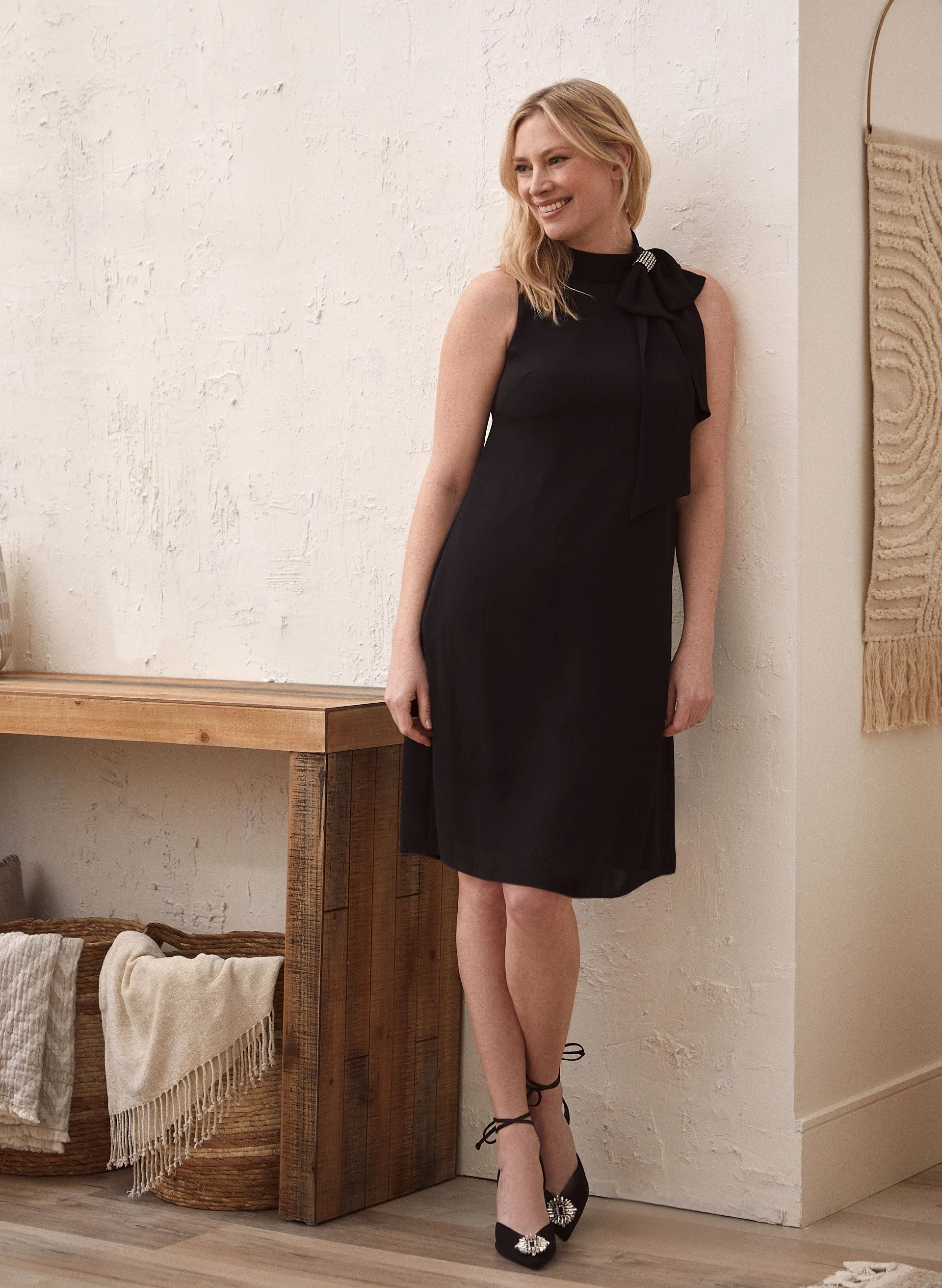 Bow Detail Halter Neck Dress - Image 4