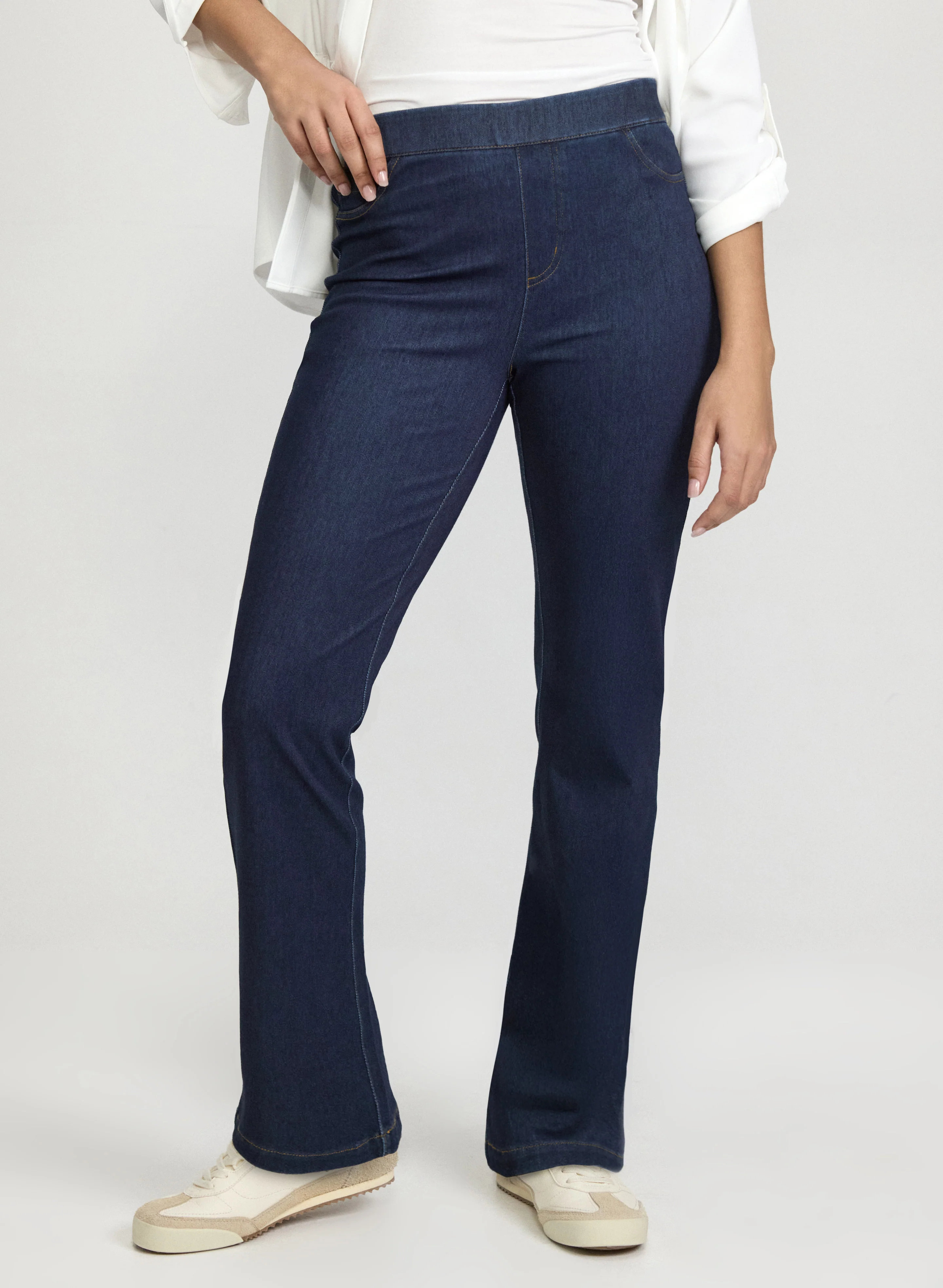 Comfort Stretch Straight-Leg Jeans