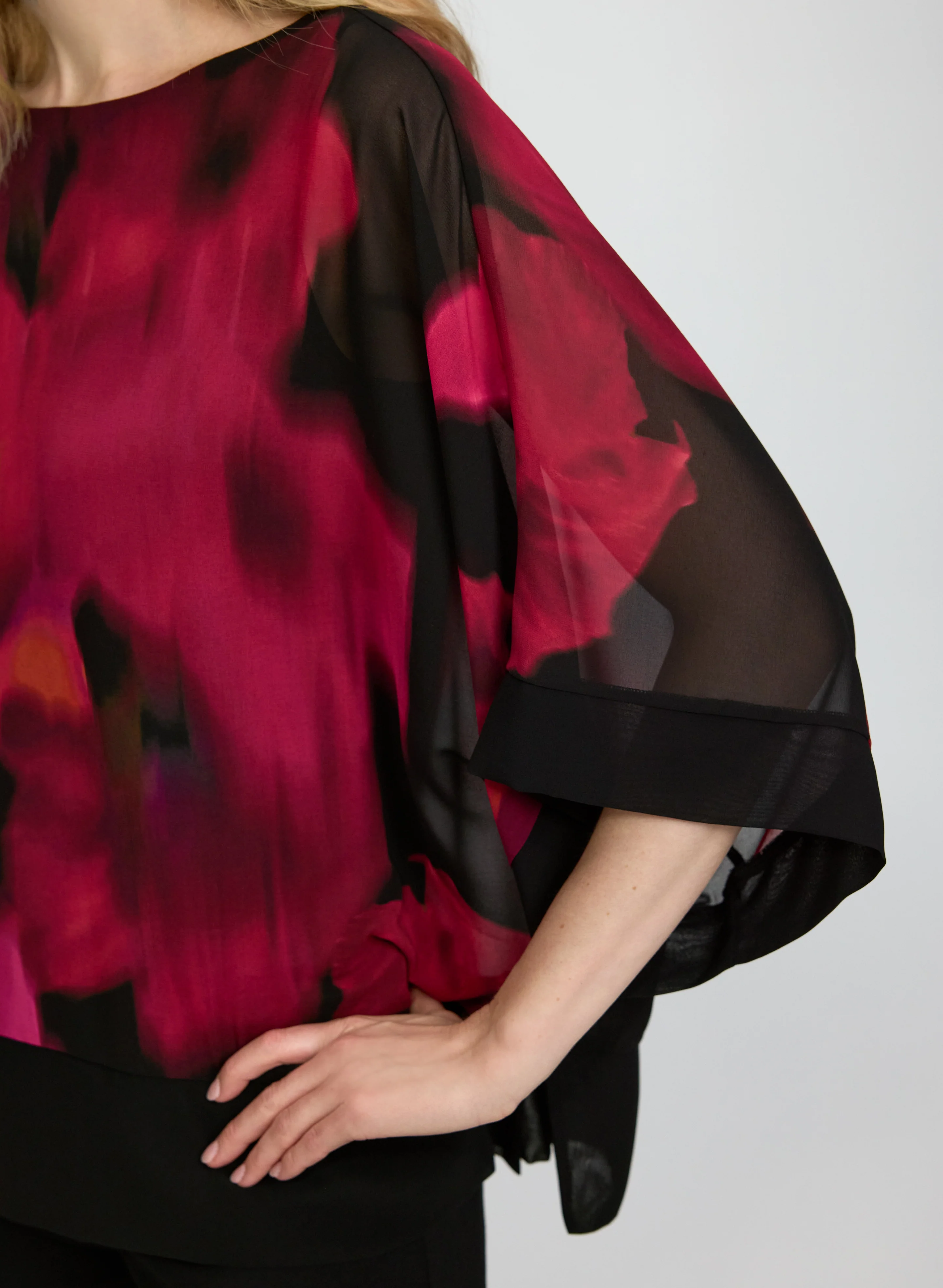 Contrast Floral Blouse - Image 5