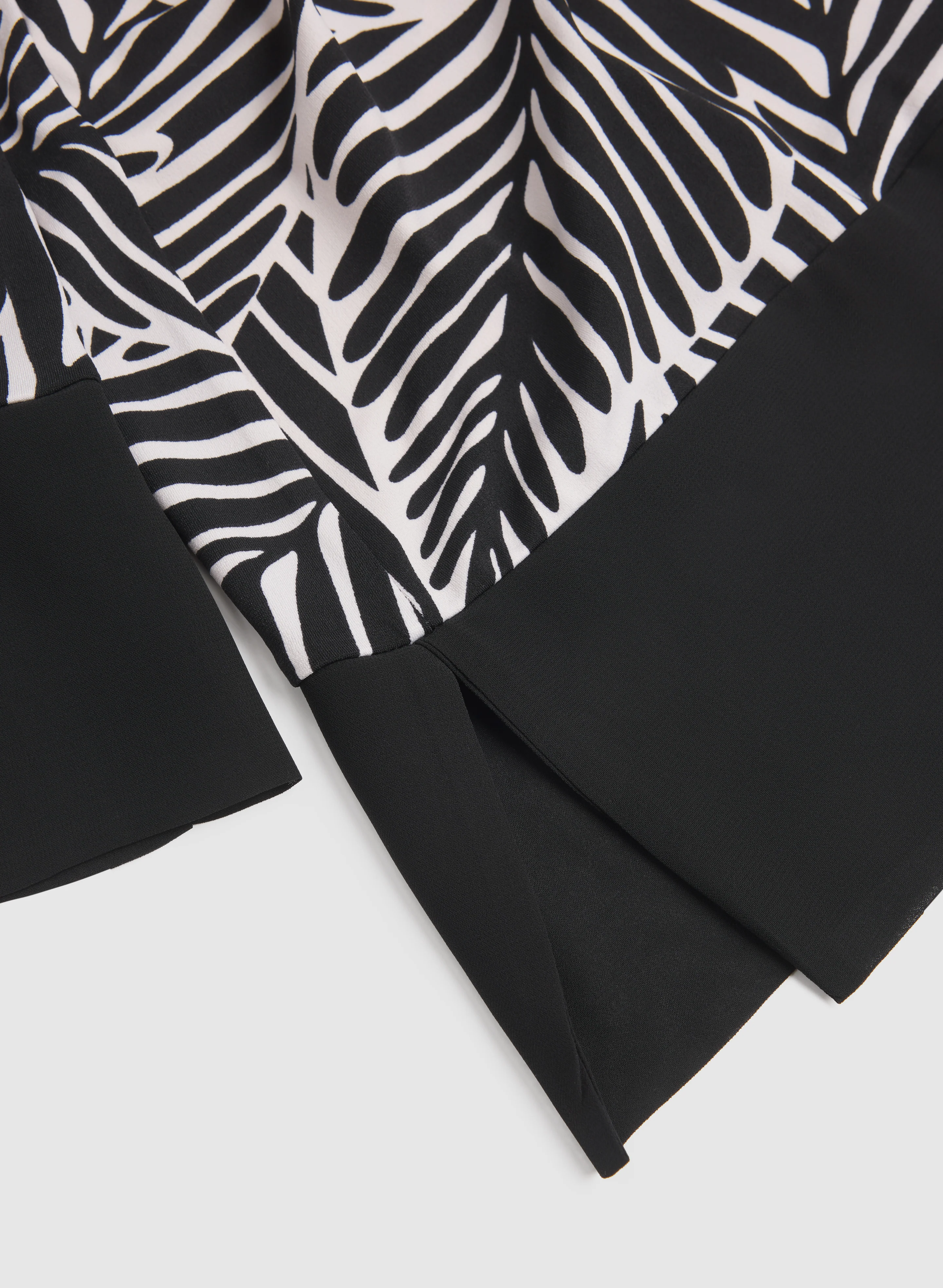 Contrast Leaf Print Top - Image 7