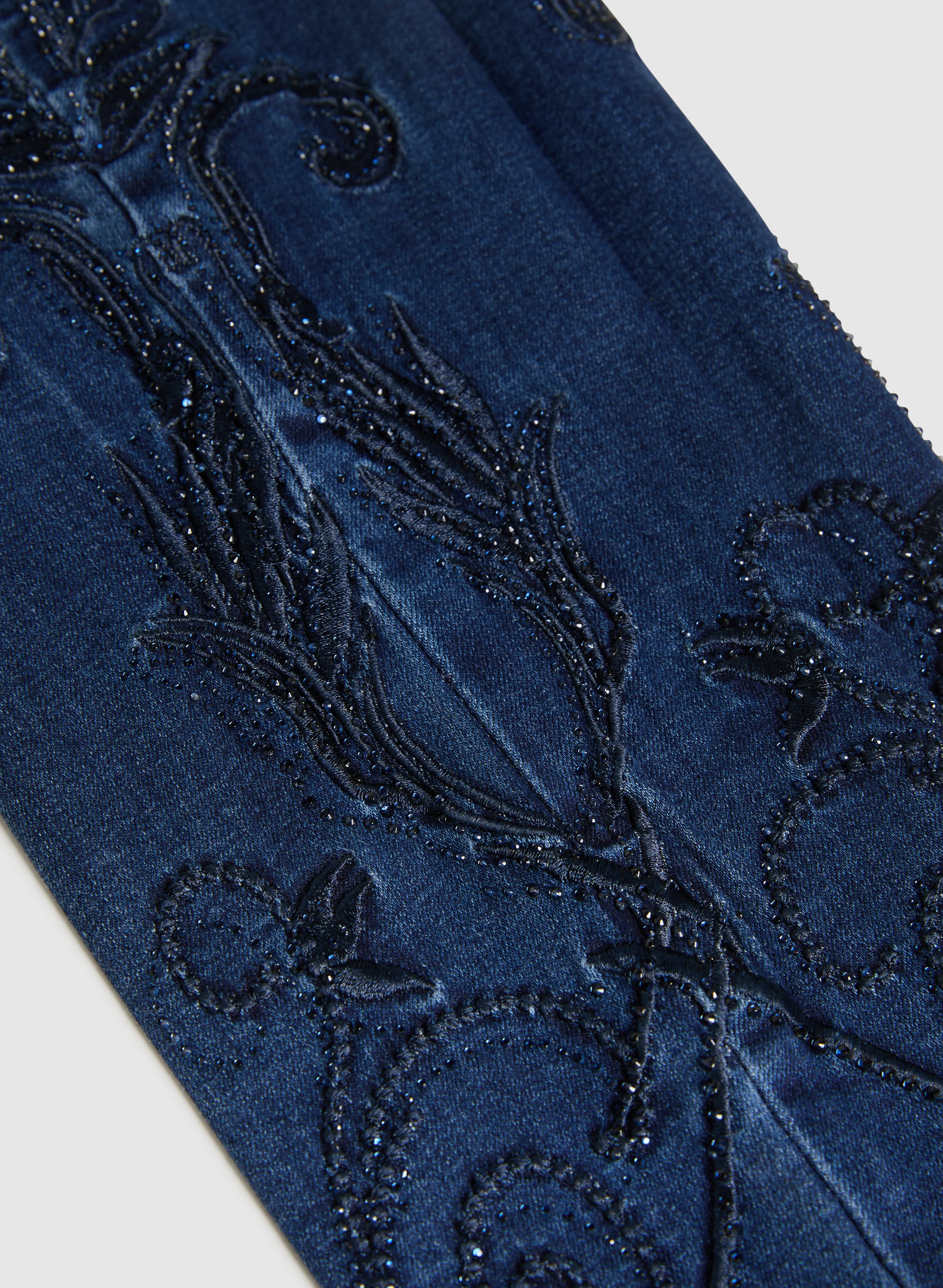 Embroidered Hem Slim Leg Jeans - Image 7