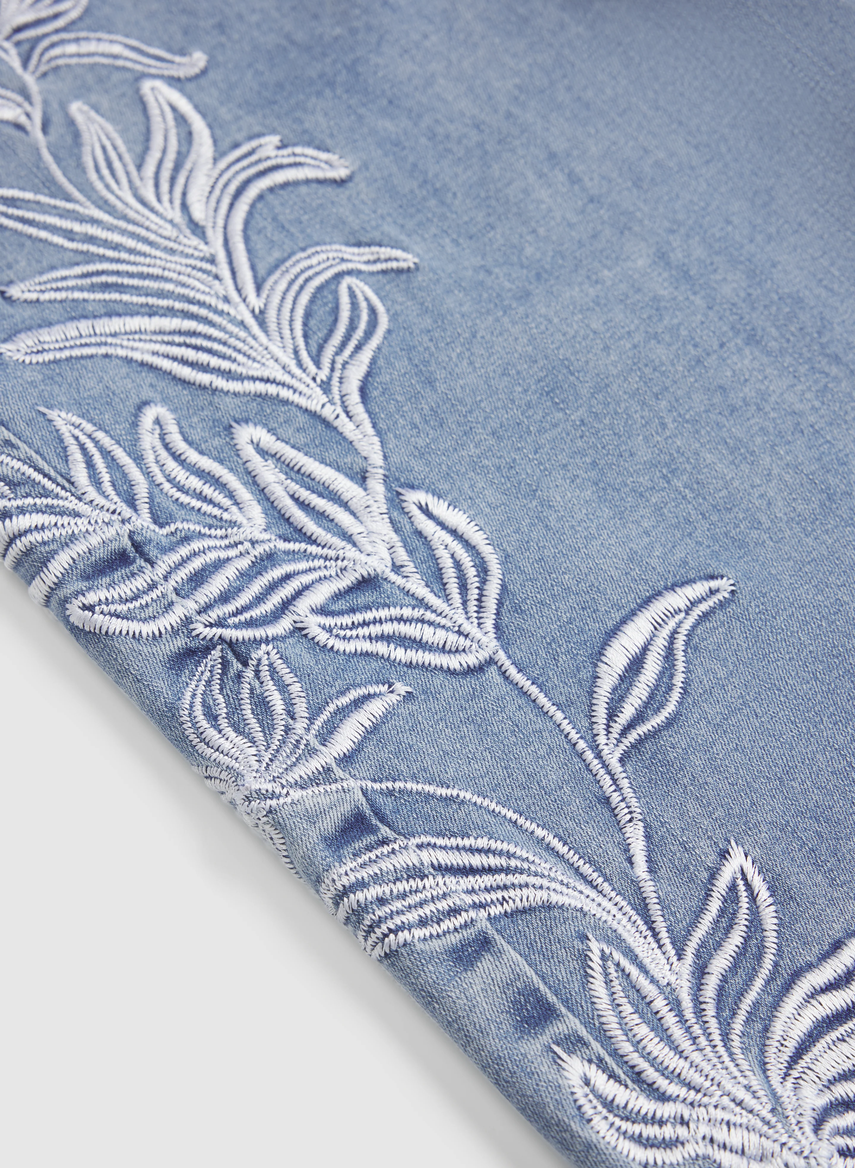 Embroidered Straight-Leg Capris - Image 7