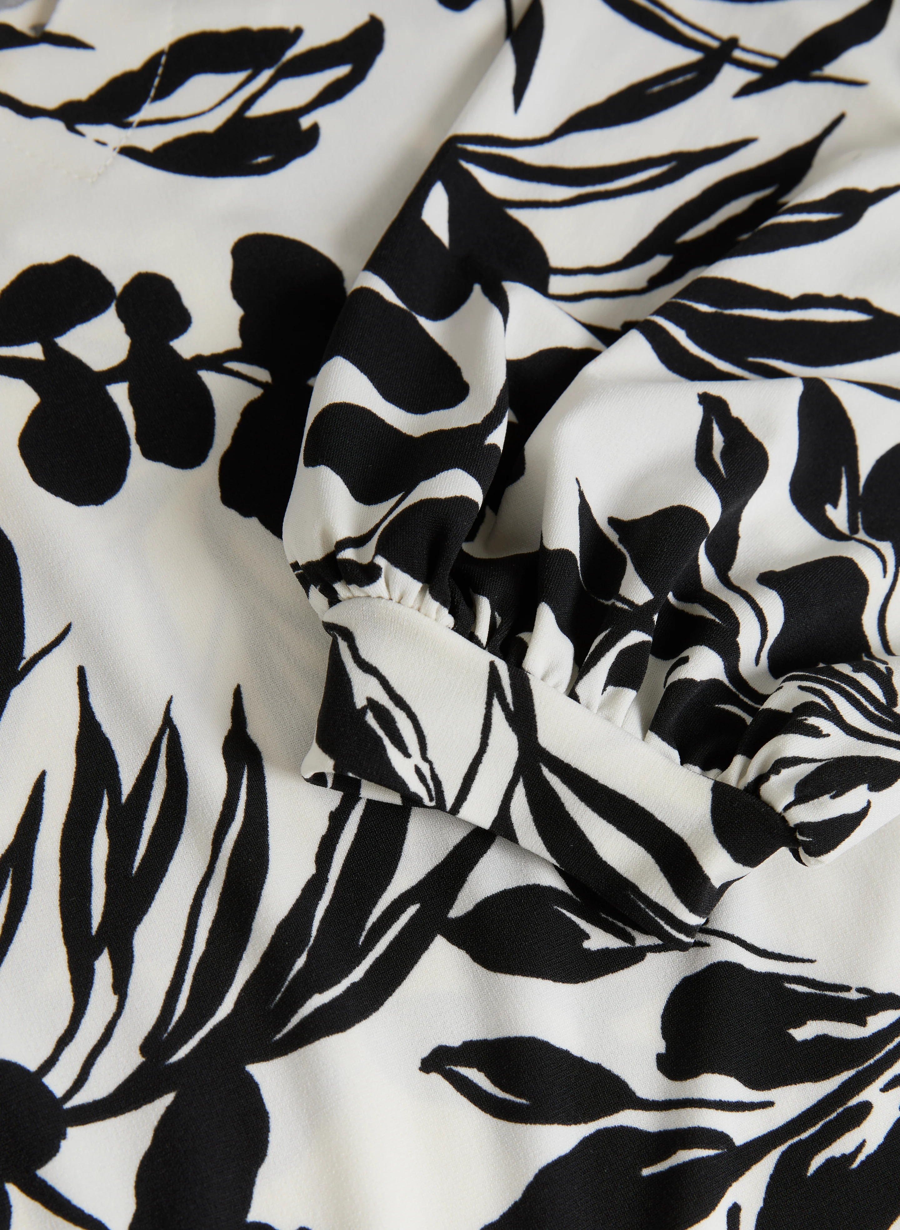 Floral Bouffant Sleeve Top - Image 7