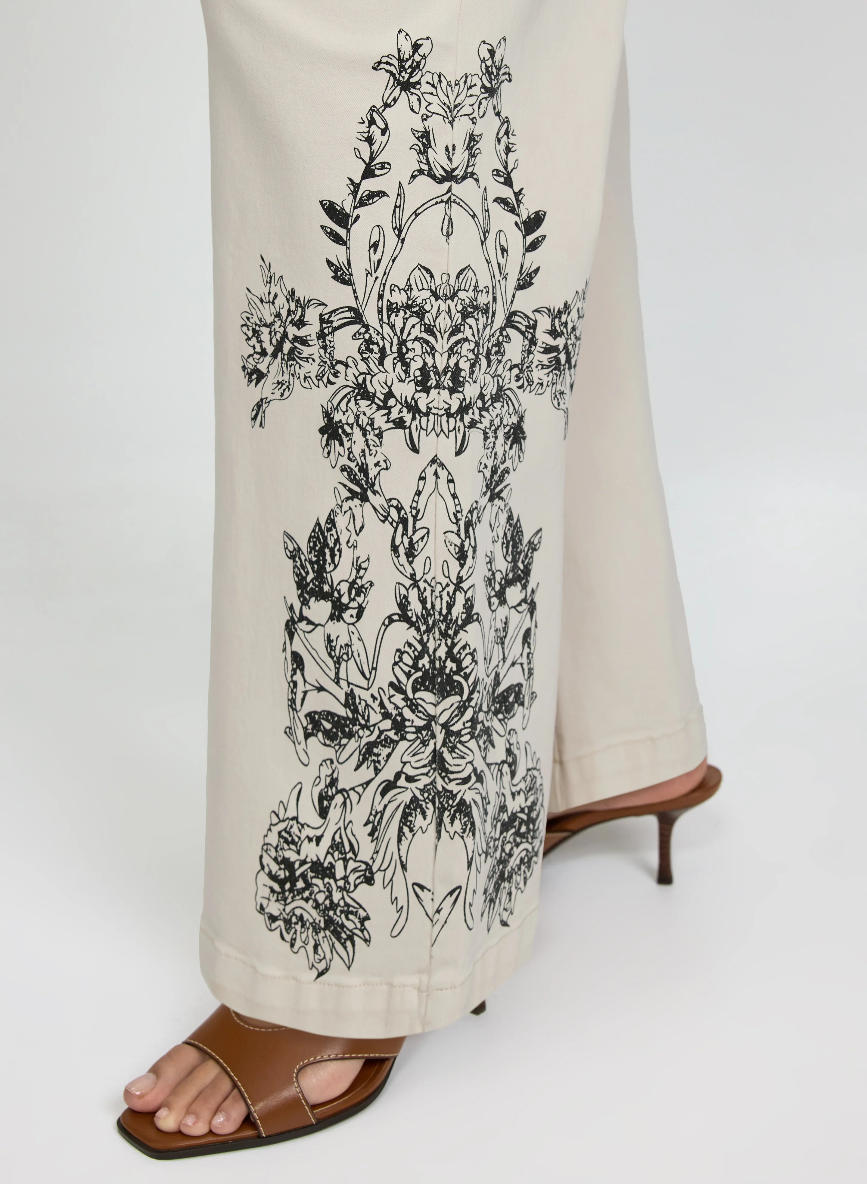 Floral Placement Print Jeans - Image 5