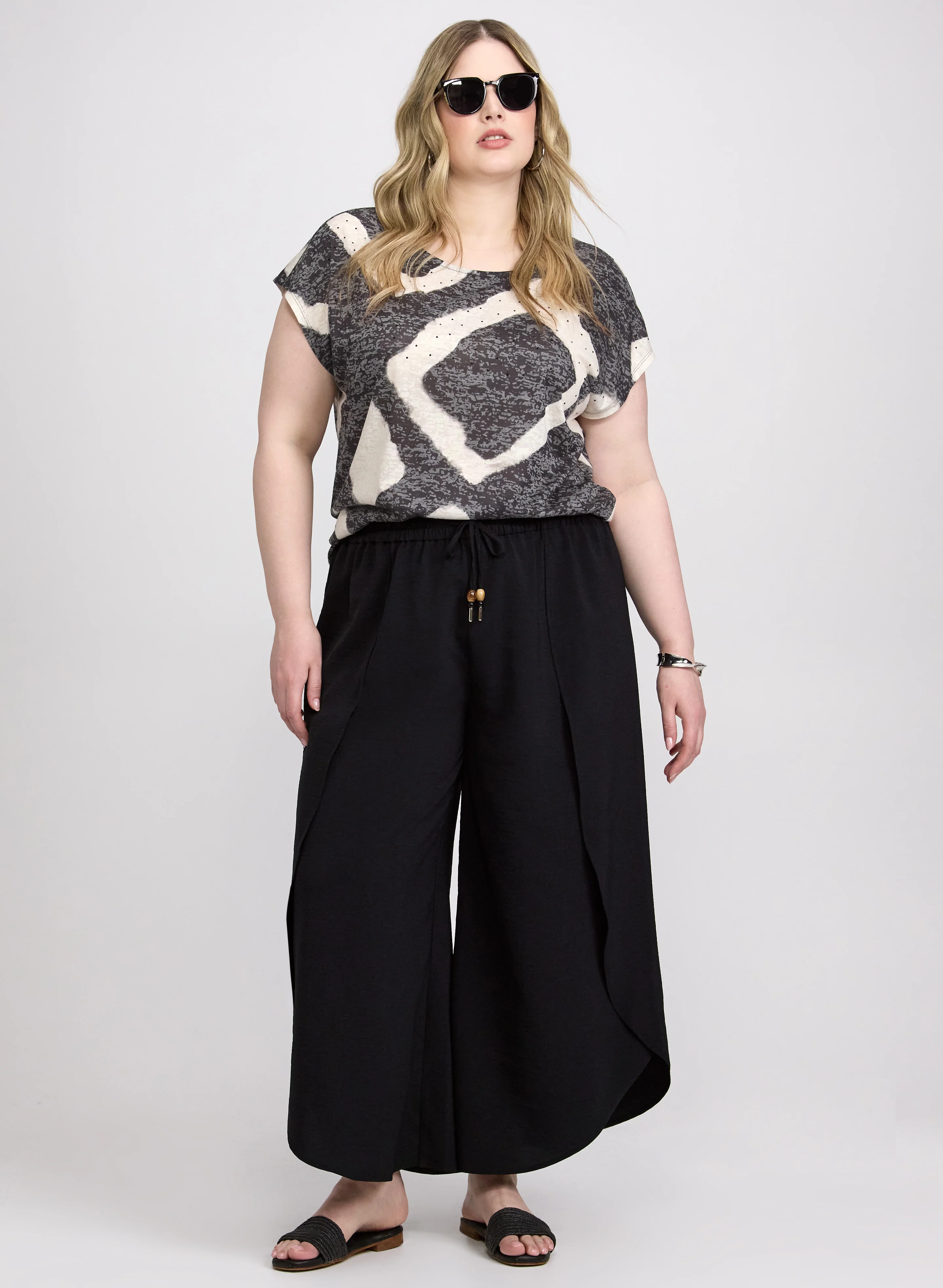 Geometric Rhinestone Detail T-Shirt - Image 3