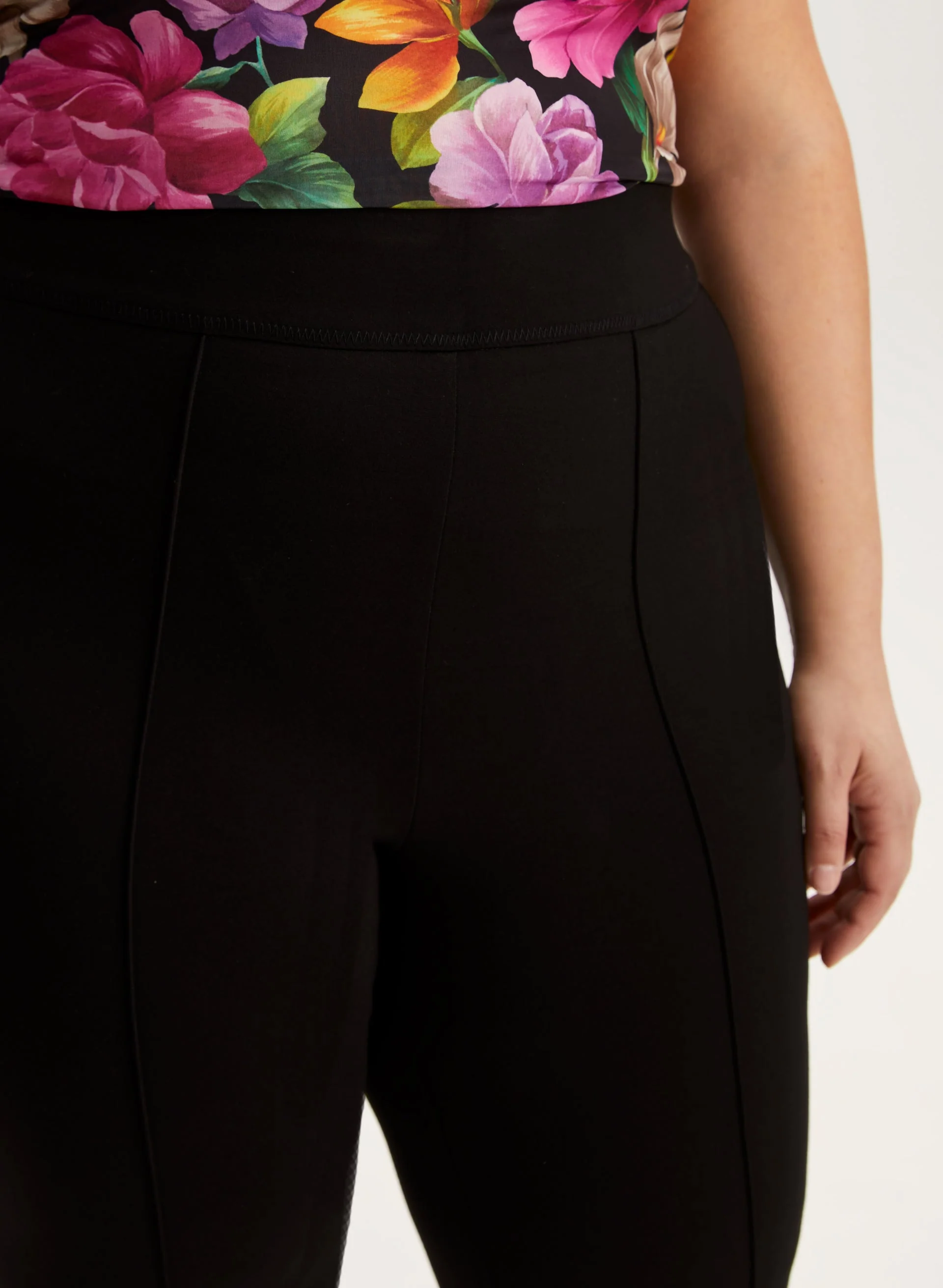 Hem Slit Capris - Image 4