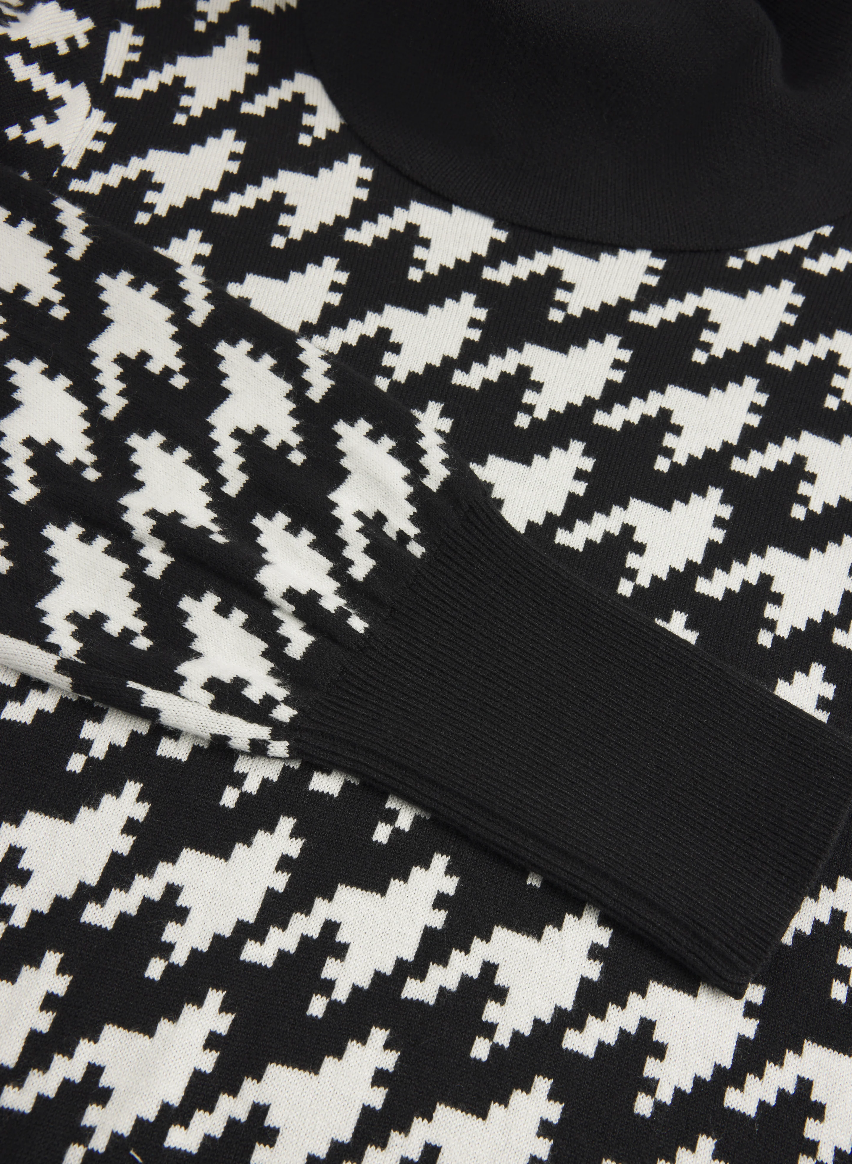 Houndstooth Sweater - Image 7