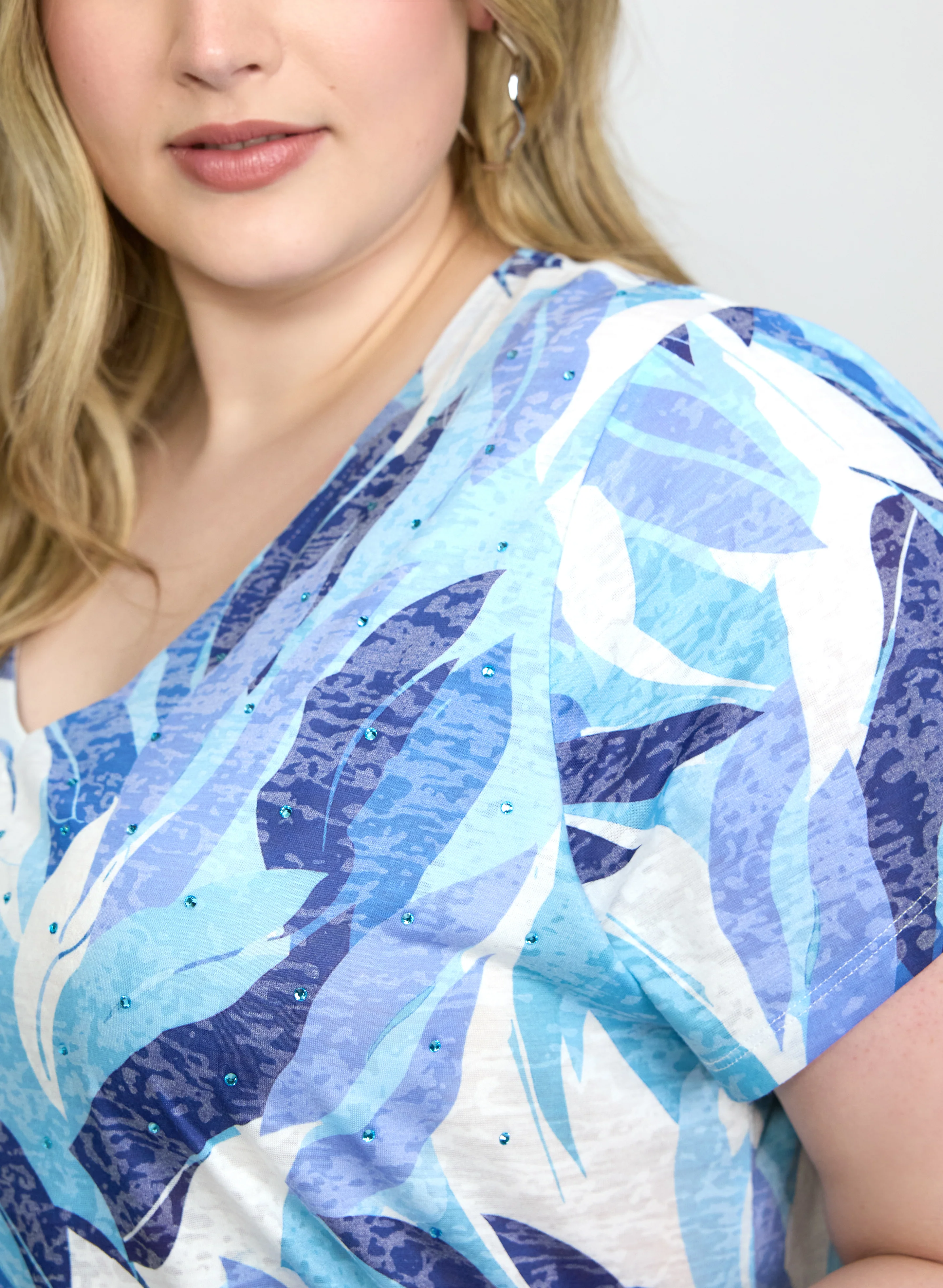 Leaf Print T-Shirt - Image 5