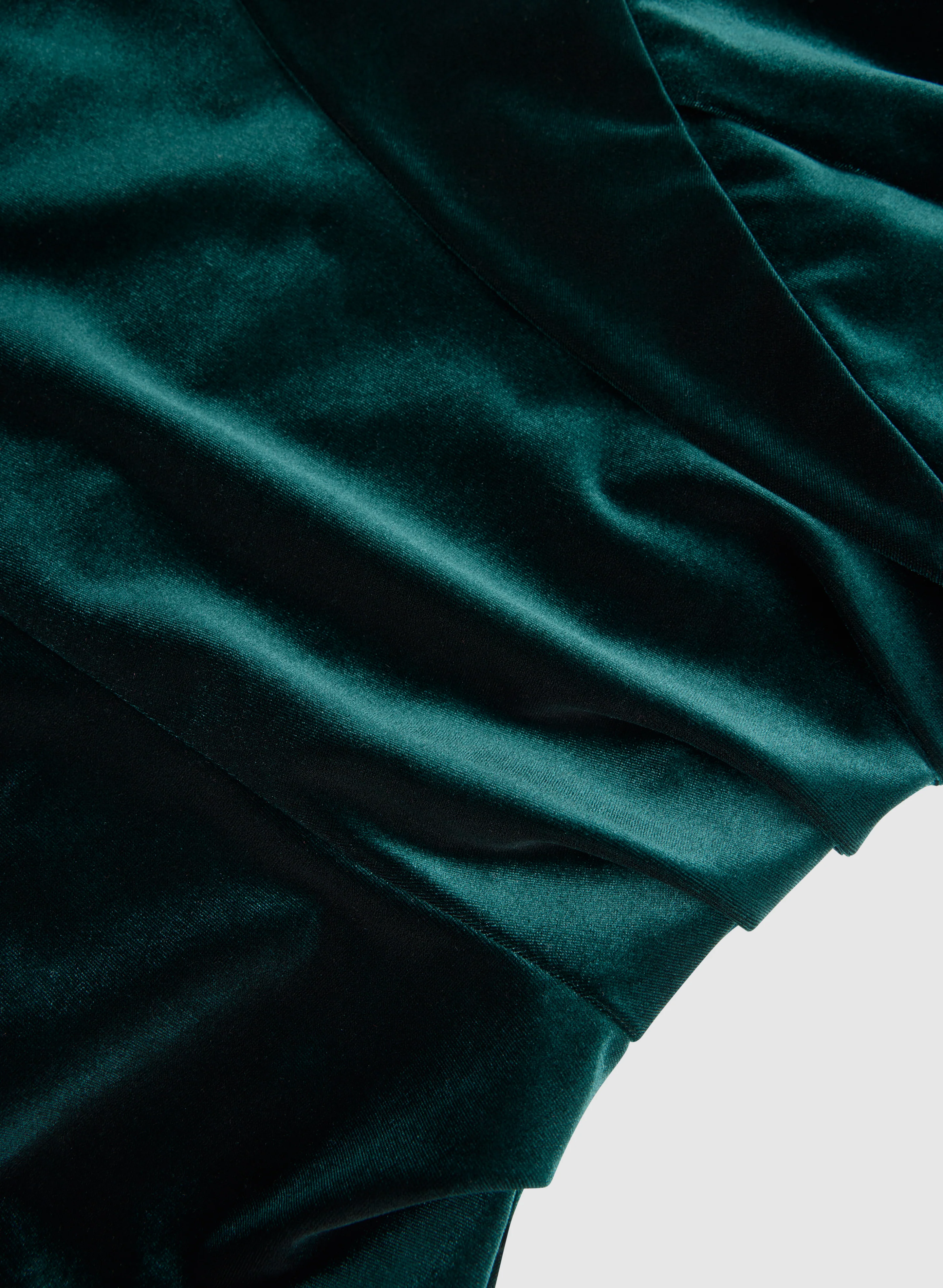 Off-The-Shoulder Velvet Dress - Image 7