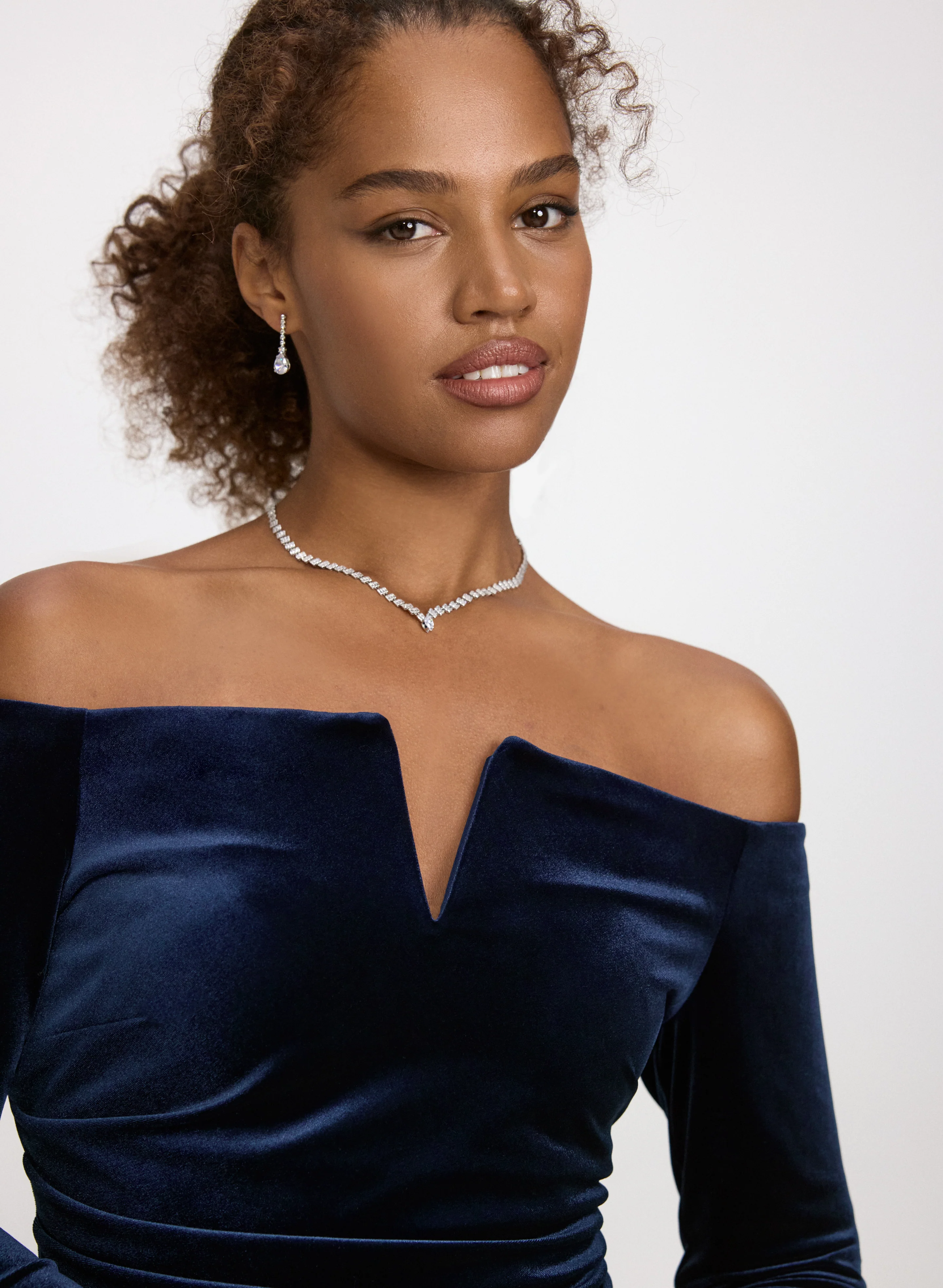 Off-the-Shoulder Velvet Dress - Image 3