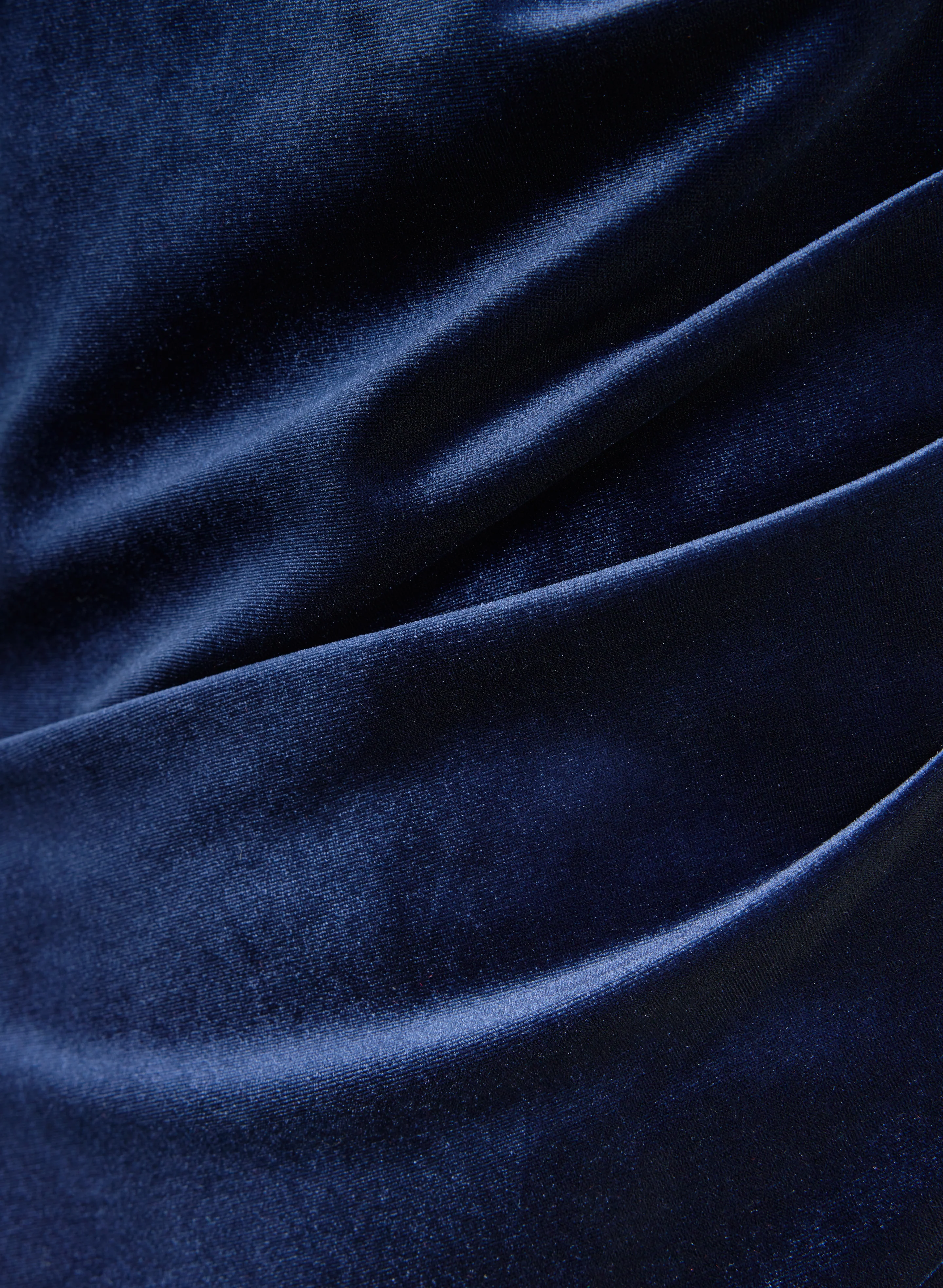 Off-The-Shoulder Velvet Dress - Image 6