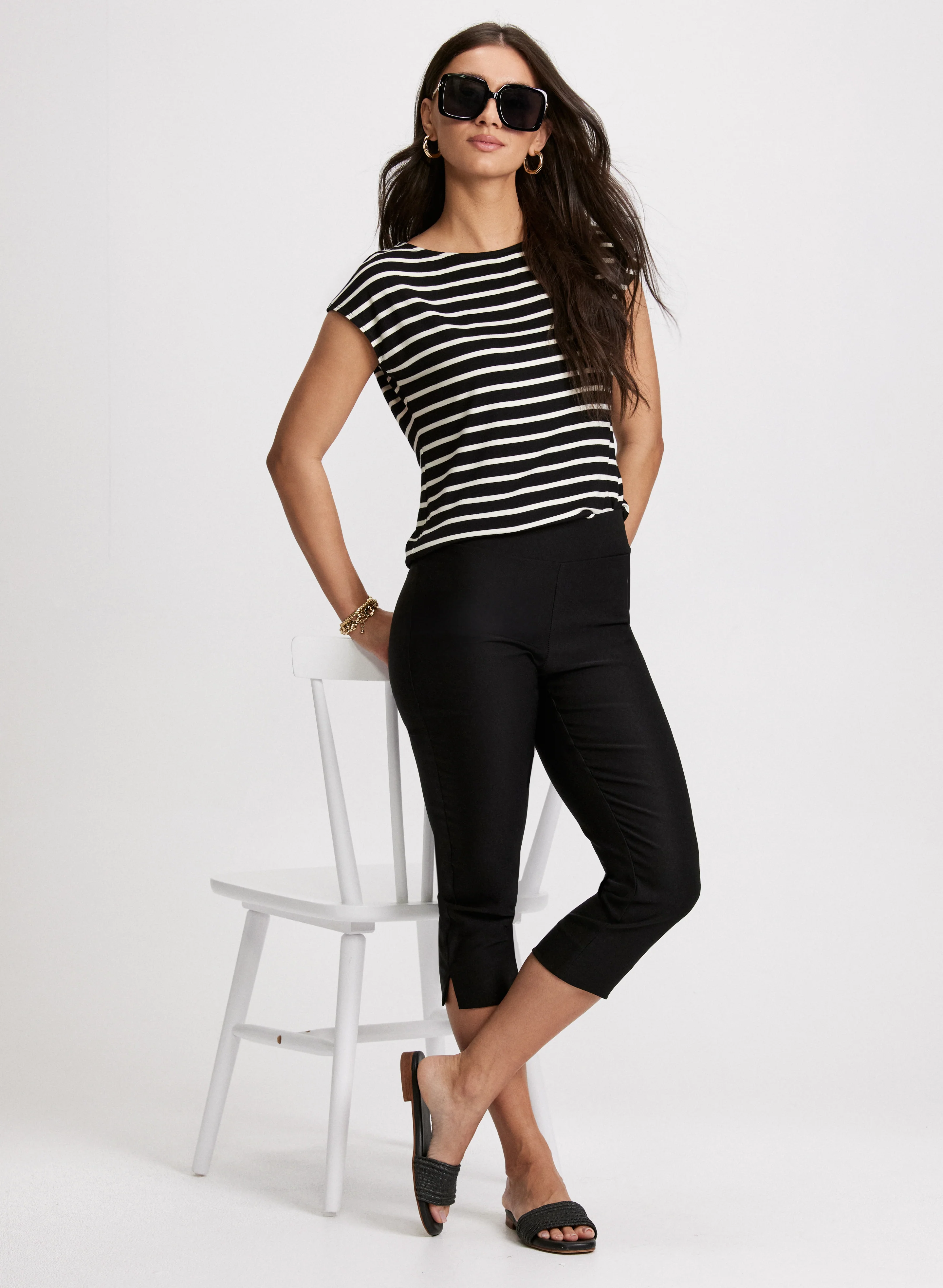 Pull-On Lateral Slit Capris - Image 3