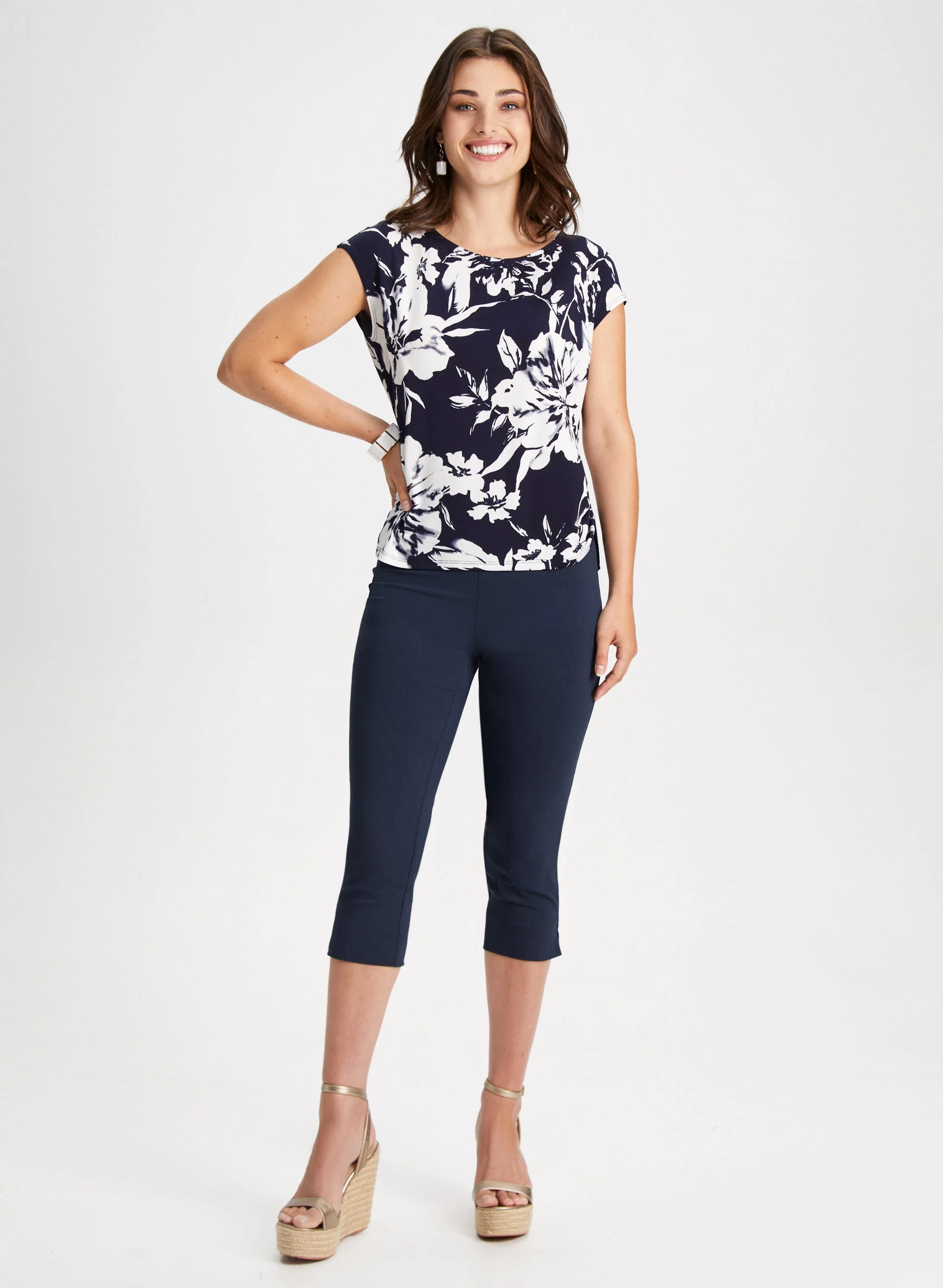 Pull-On Slit Detail Capris - Image 3