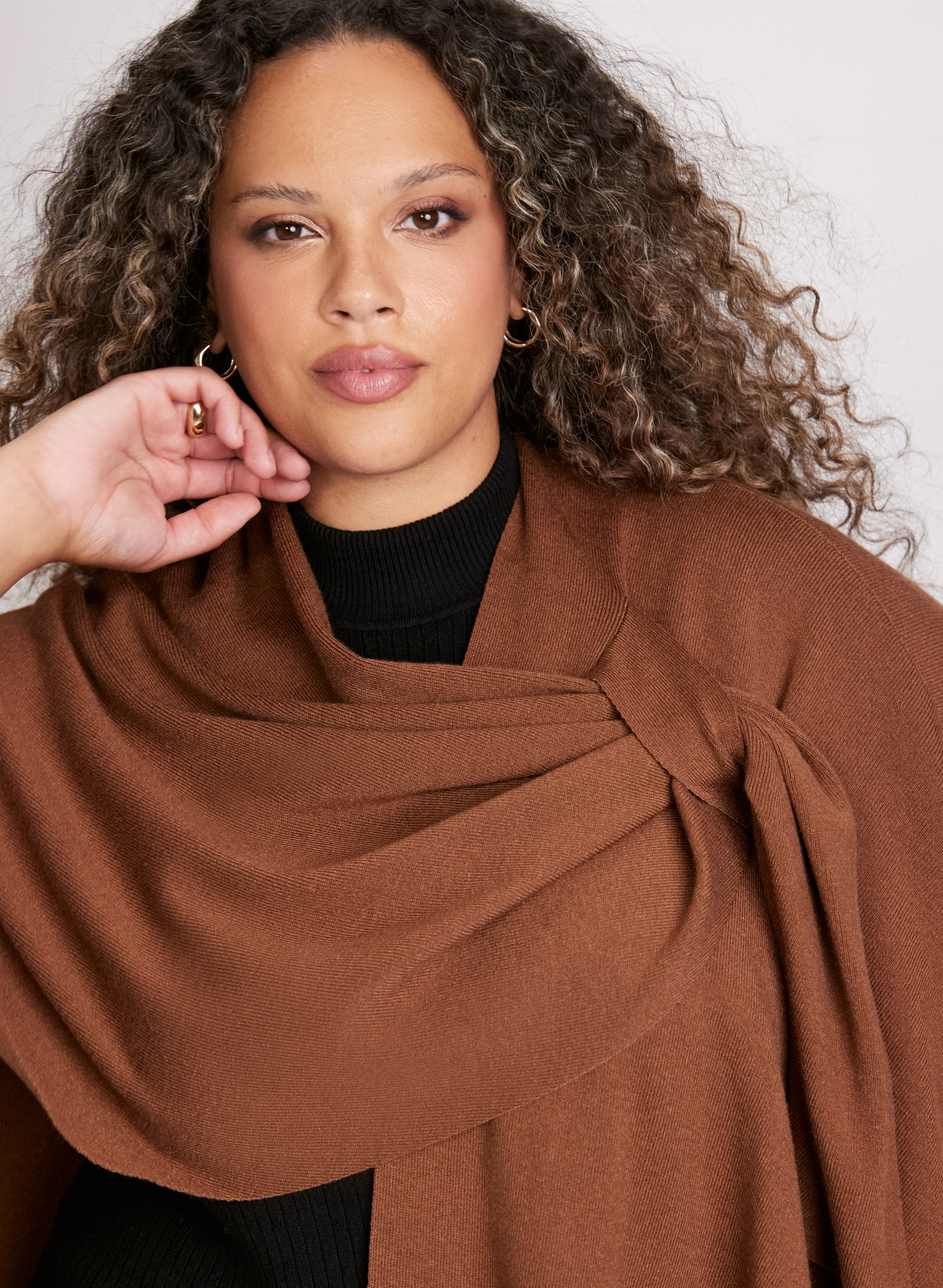 Pull-Through Detail Poncho - Image 2