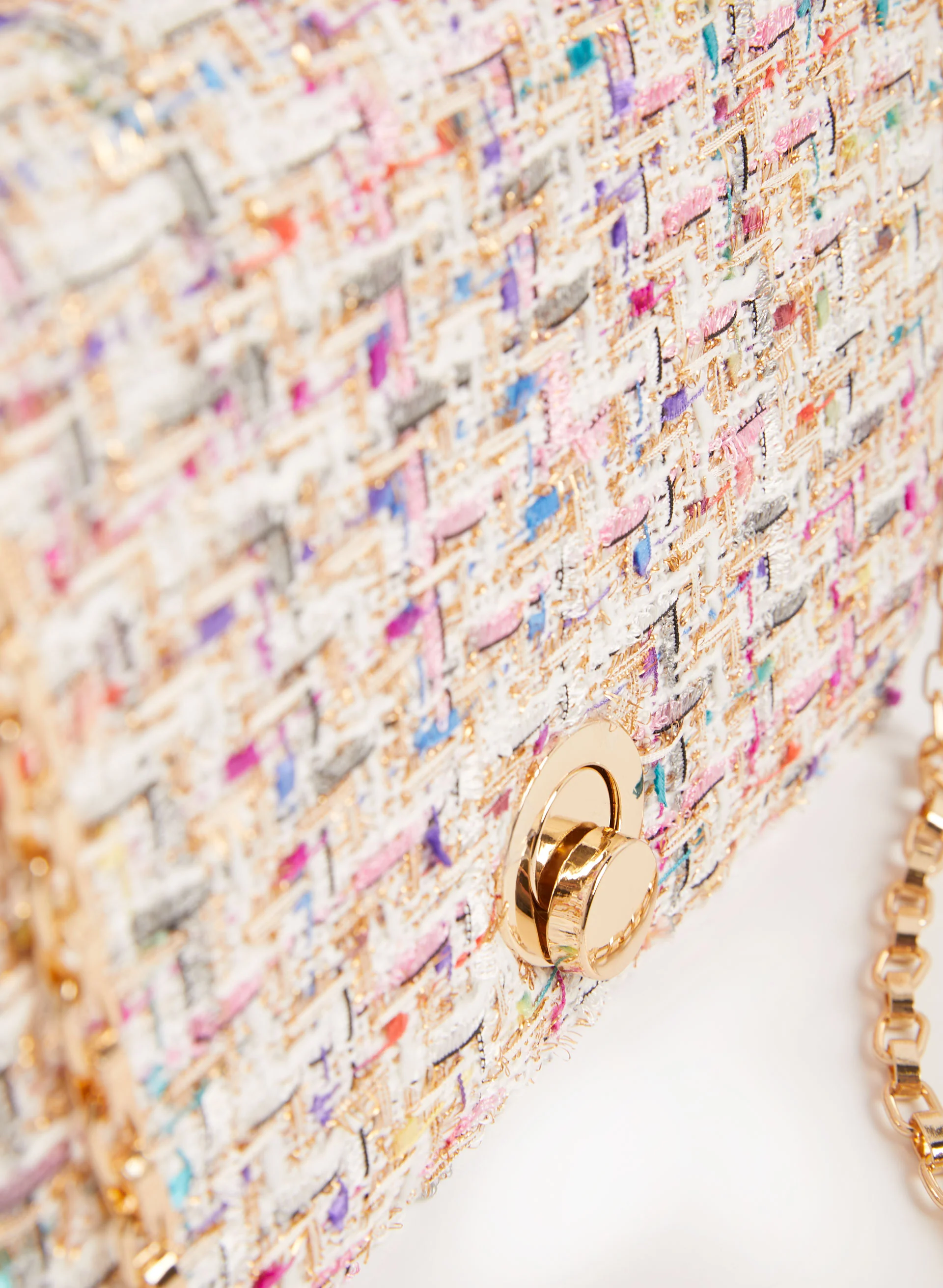 Round Clasp Tweed Handbag - Image 4