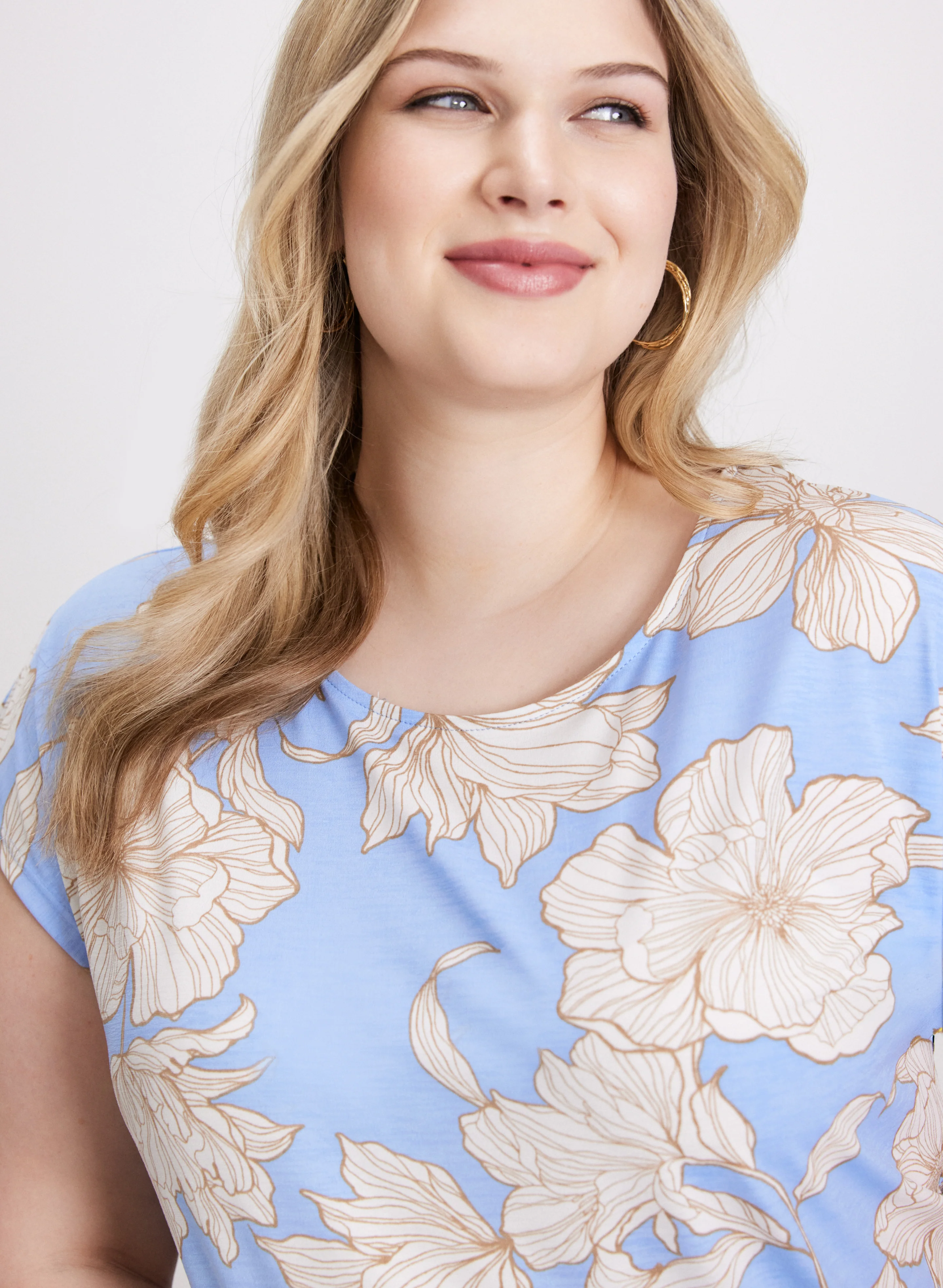 Scoop Neck Floral T-Shirt - Image 2