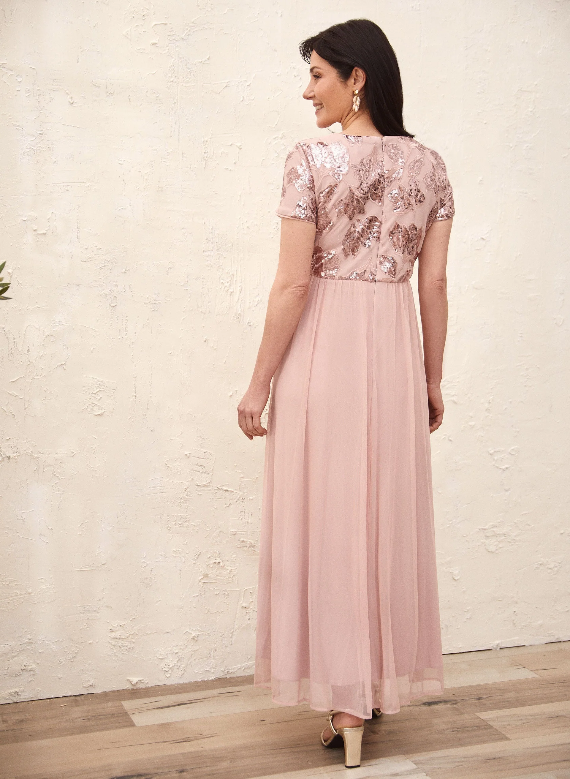 Short Sleeve Sequin Detail Dress - Image 3