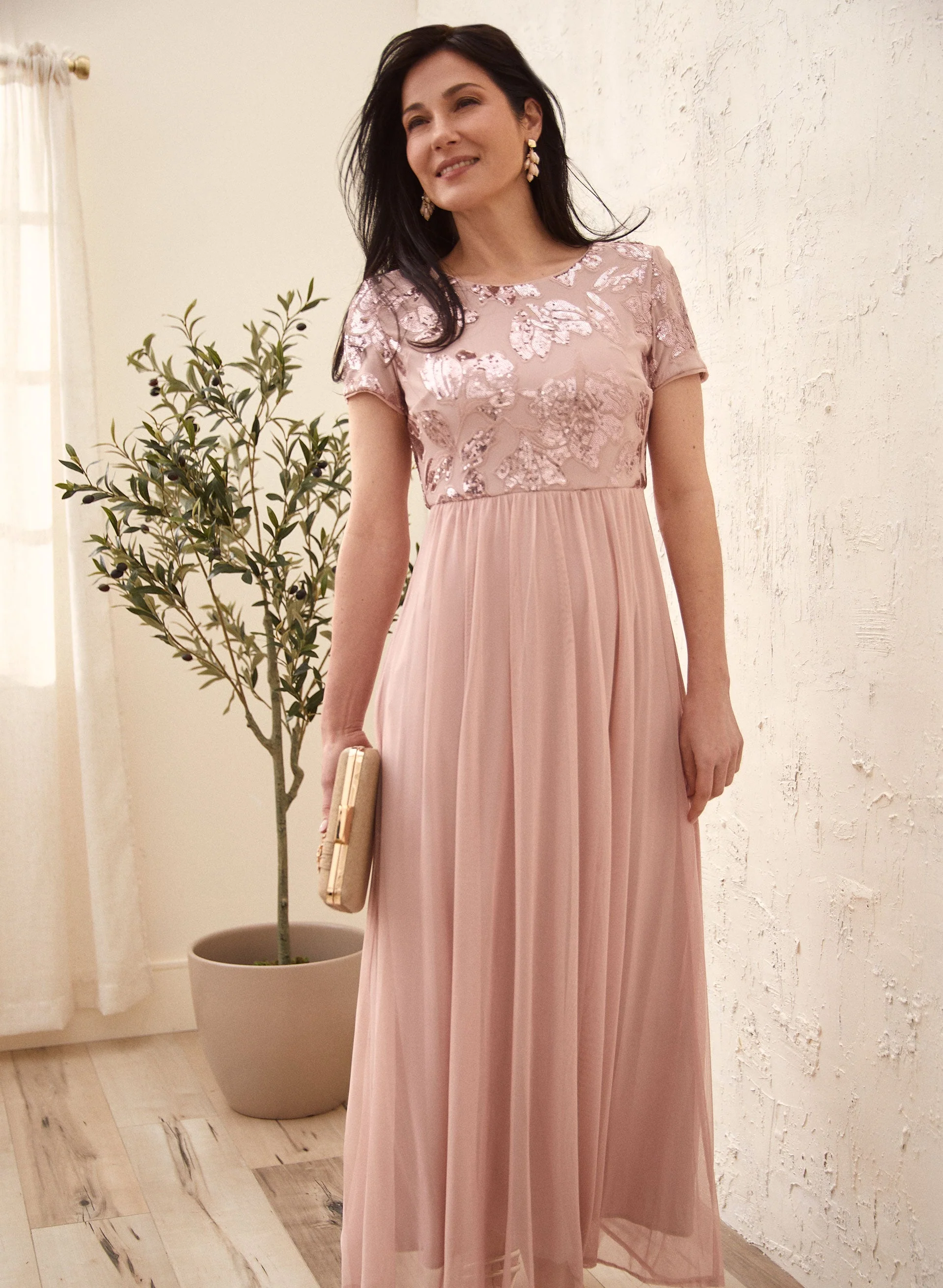 Short Sleeve Sequin Detail Dress - Image 4