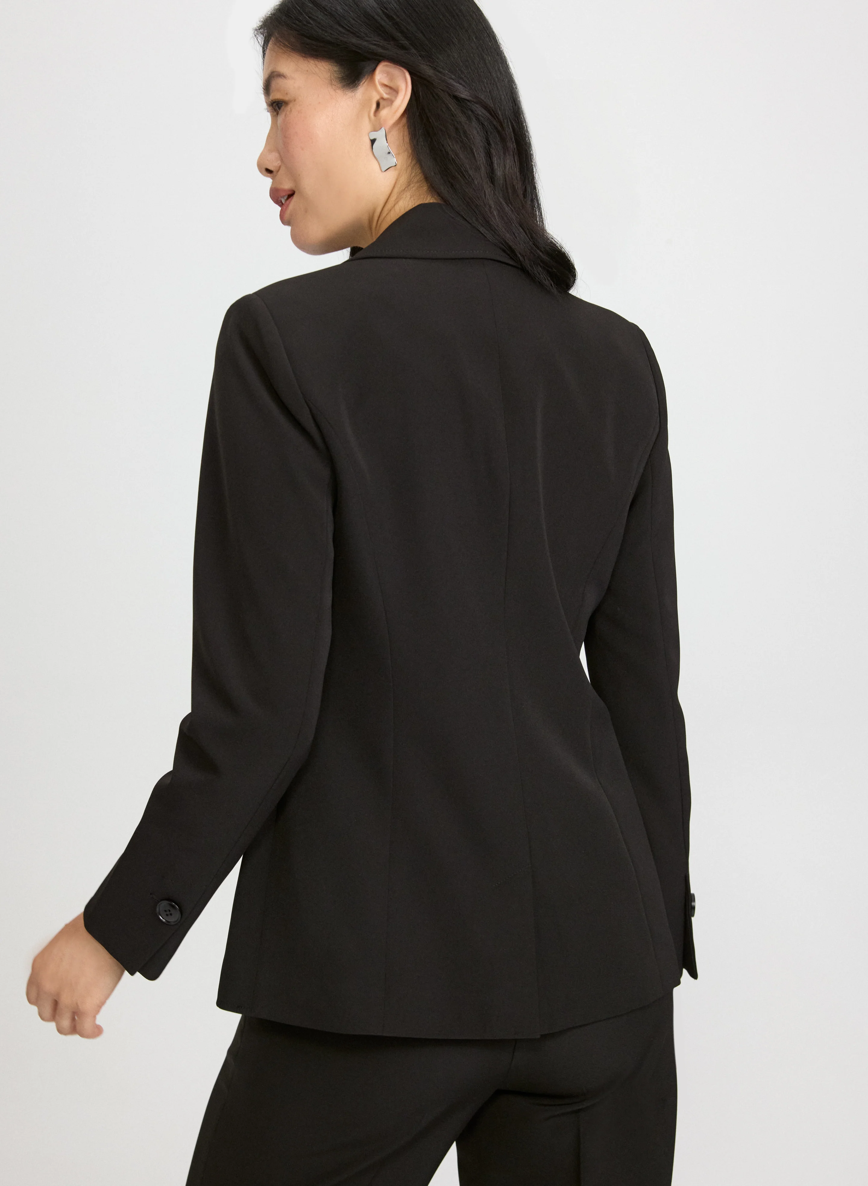 Signature Single-Breasted Blazer - Image 4