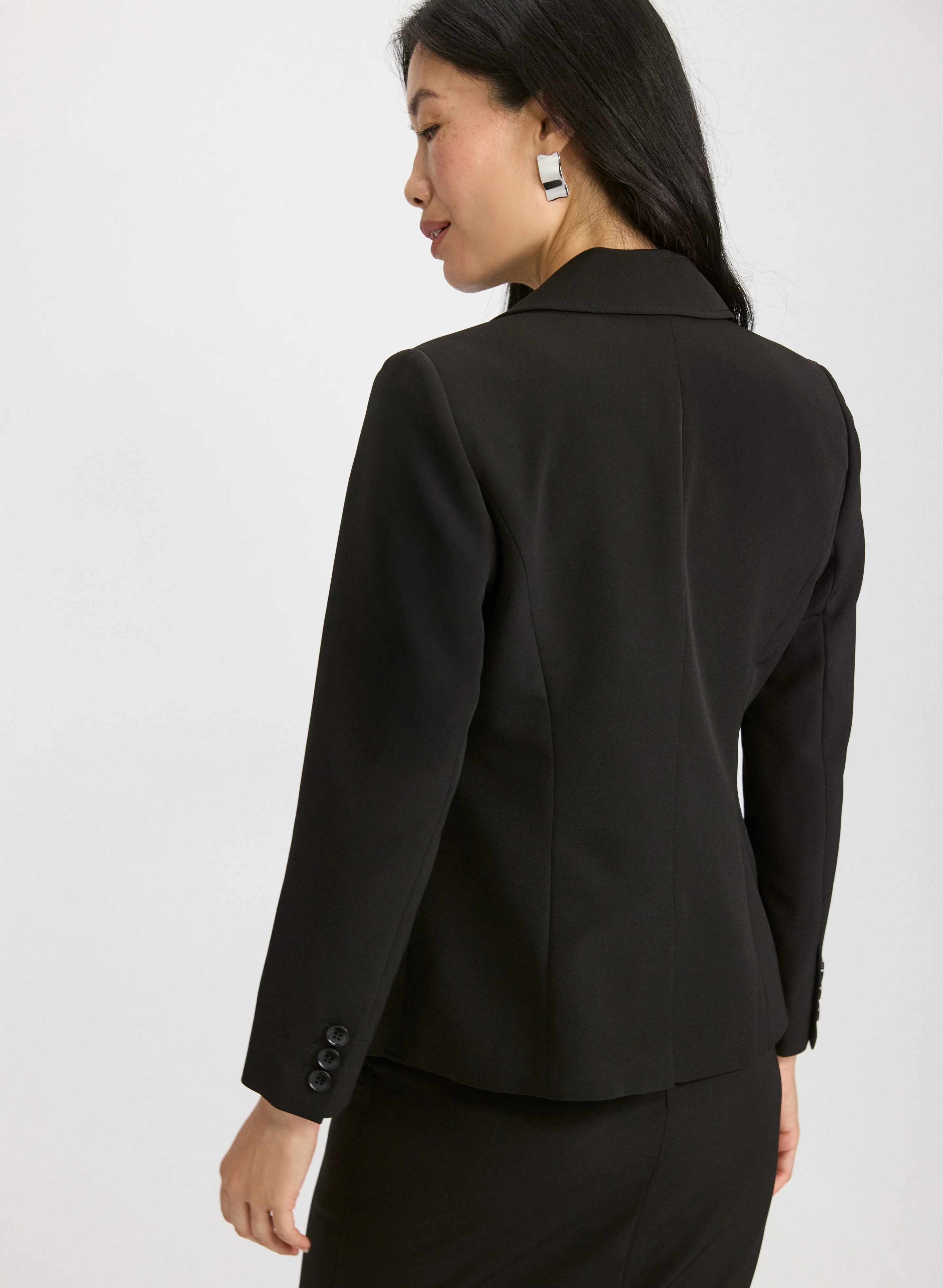 Signature Single-Breasted Blazer - Image 4