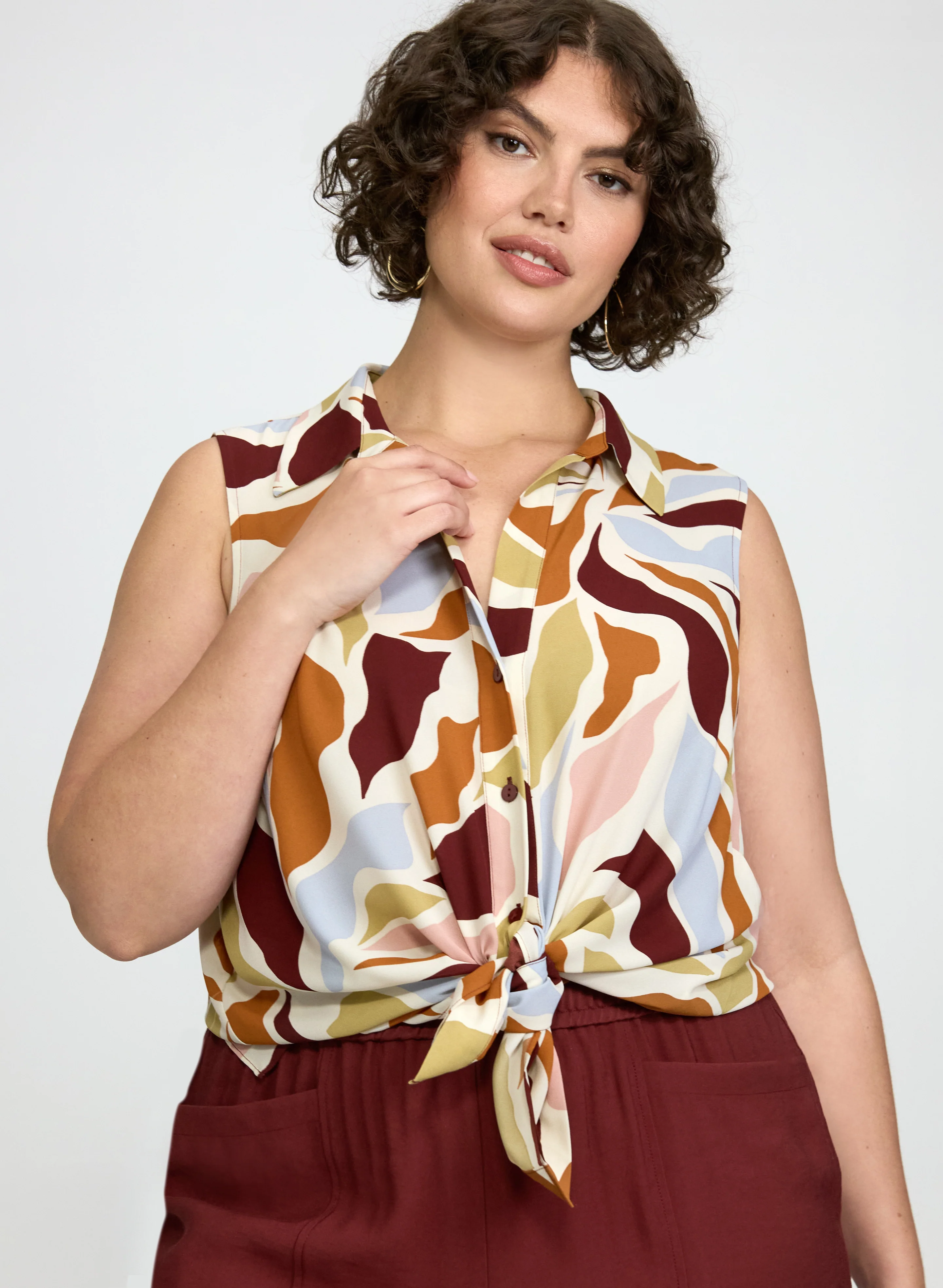 Sleeveless Abstract Blouse