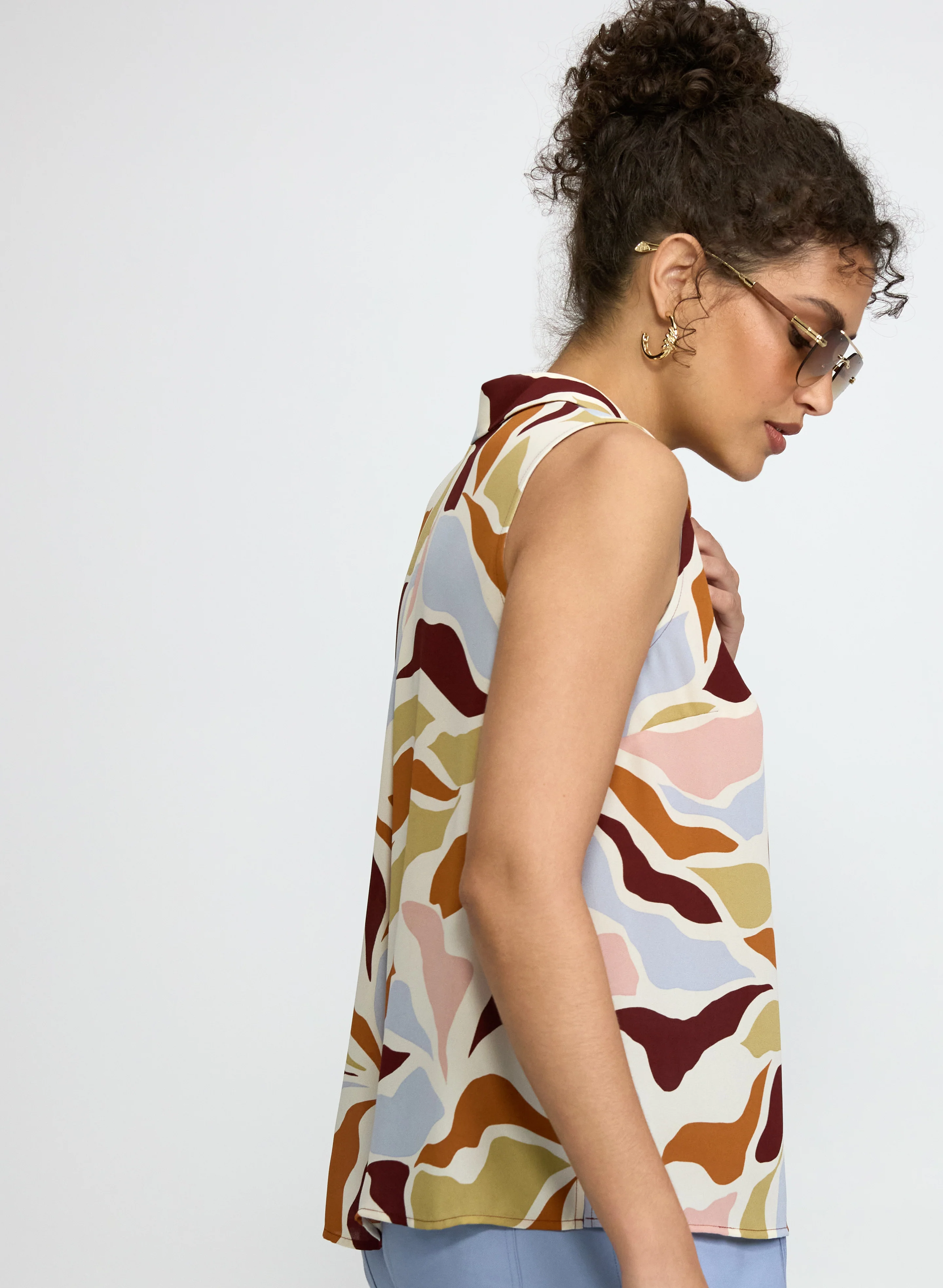 Sleeveless Abstract Blouse - Image 2