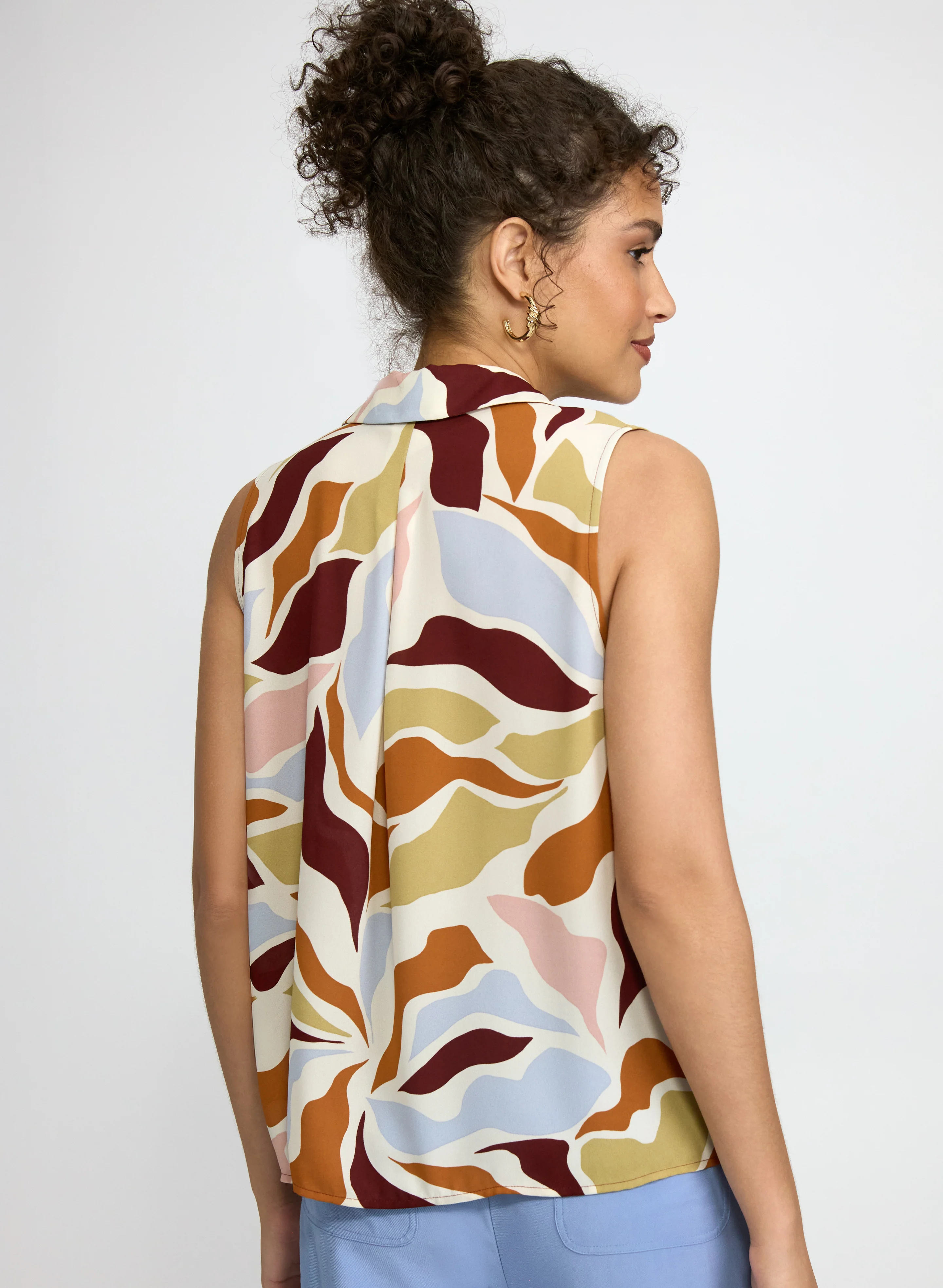 Sleeveless Abstract Blouse - Image 3