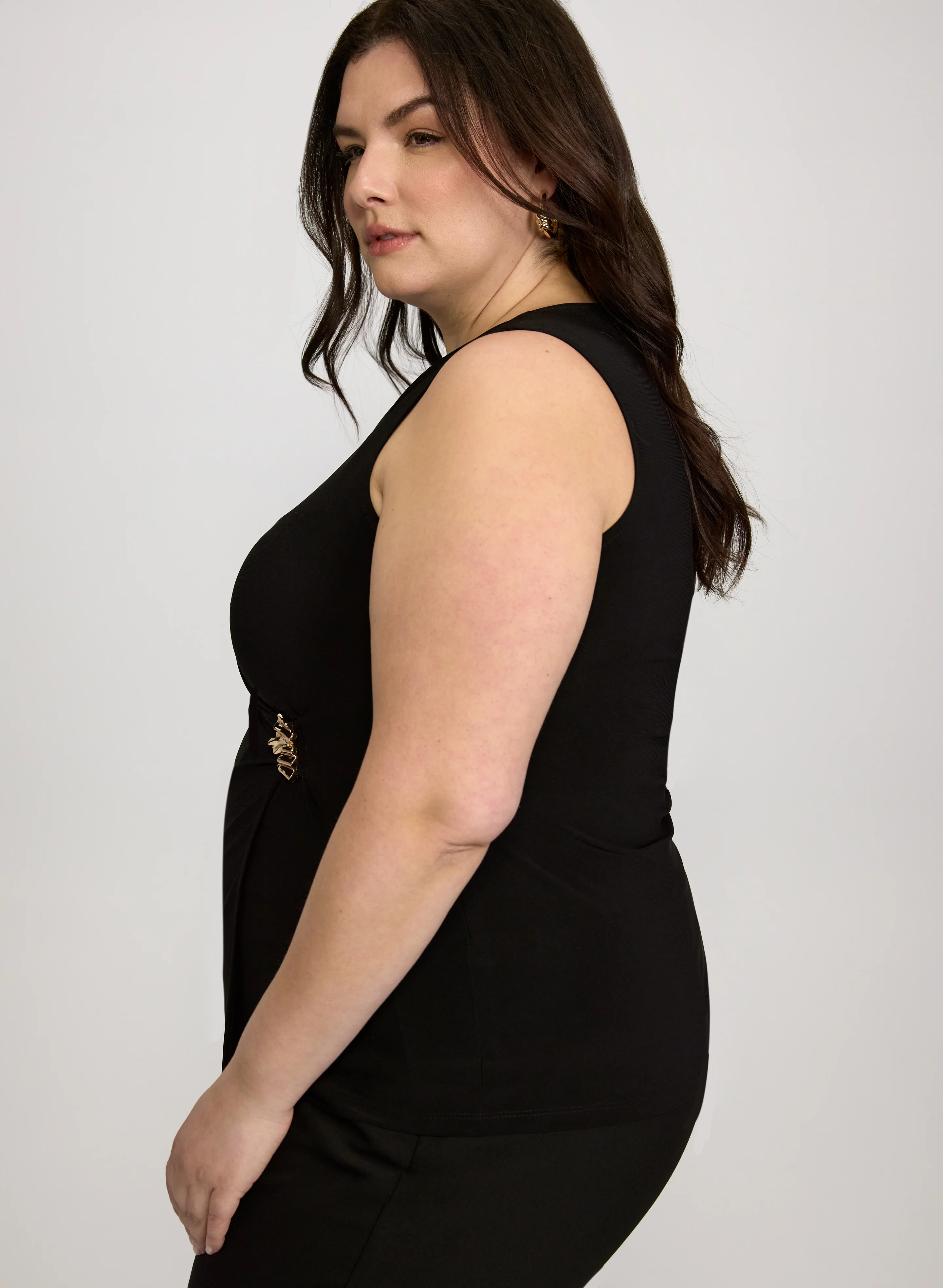 Sleeveless Brooch Top - Image 4