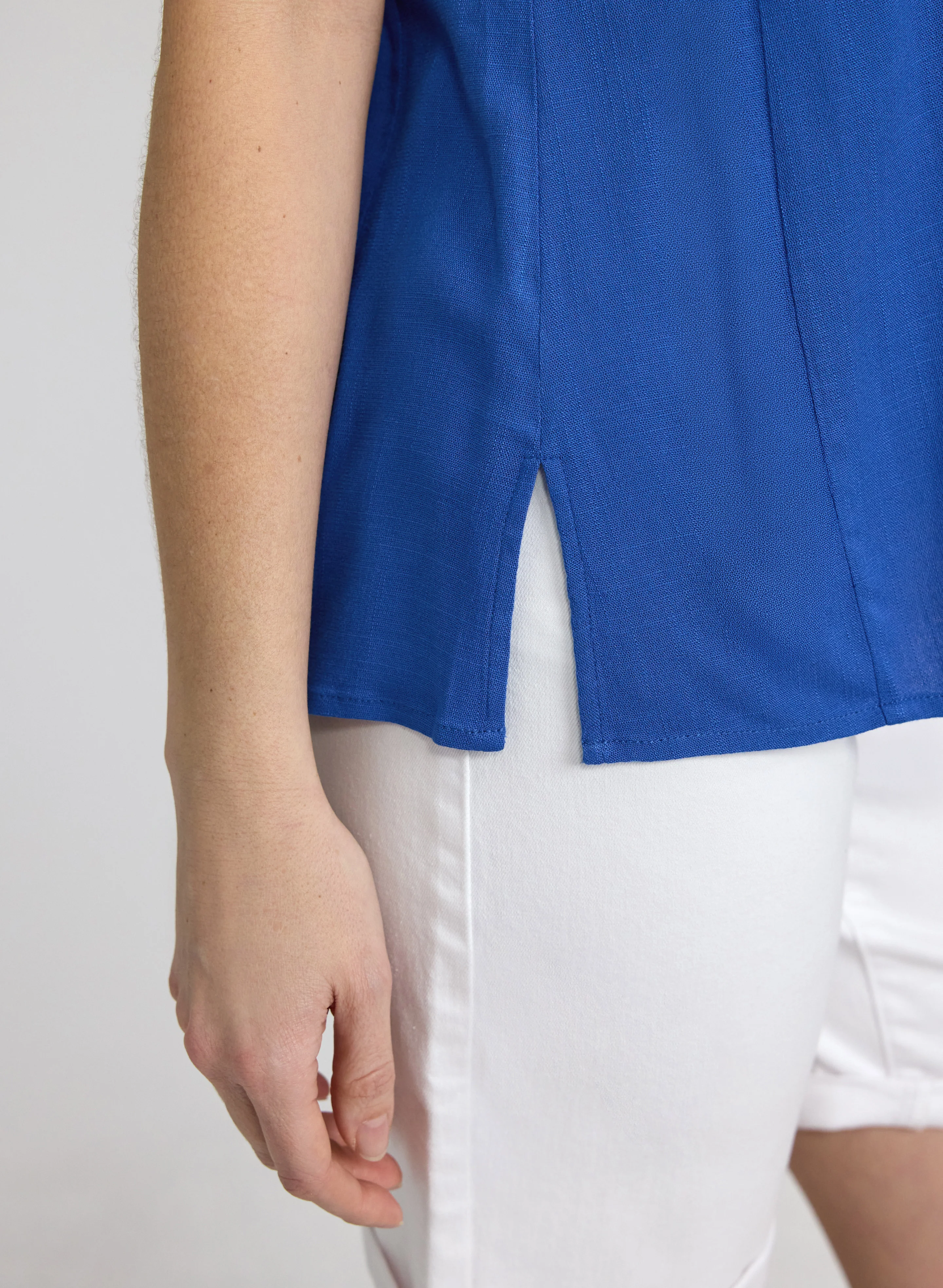 Sleeveless Crew Neck Blouse - Image 2