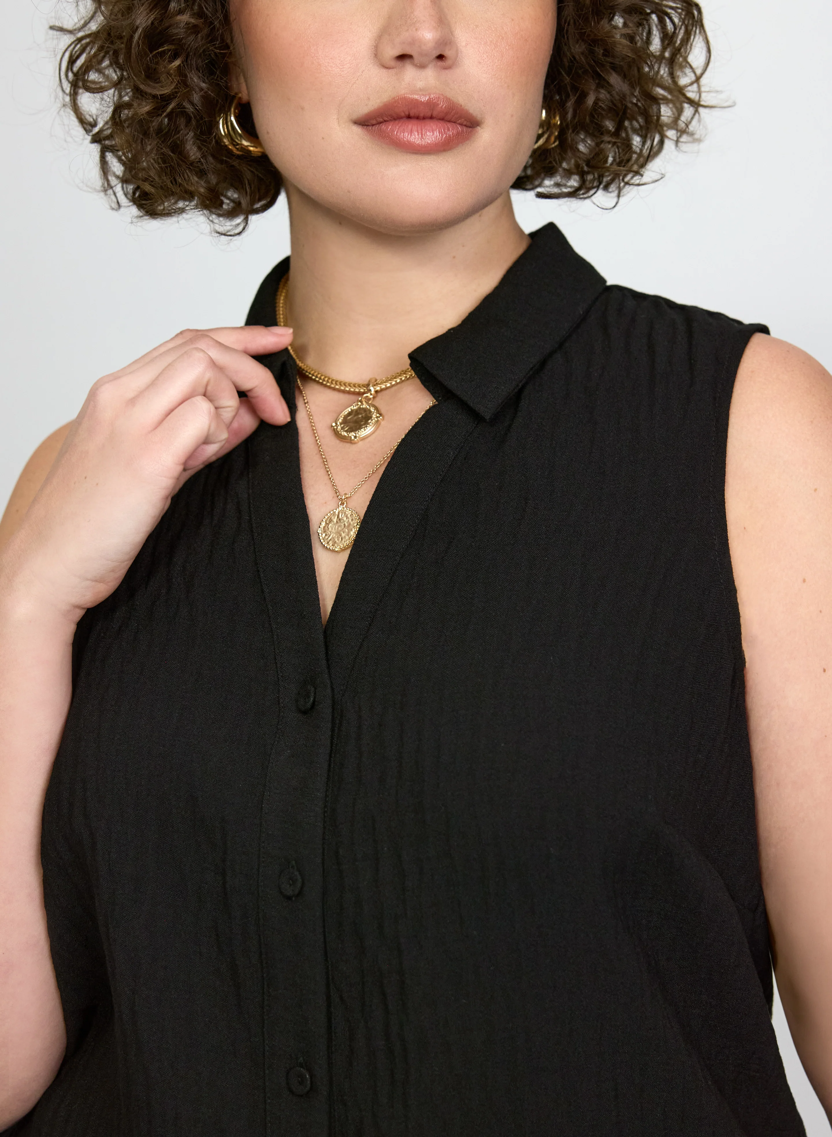 Sleeveless Eyelet Detail Blouse - Image 3