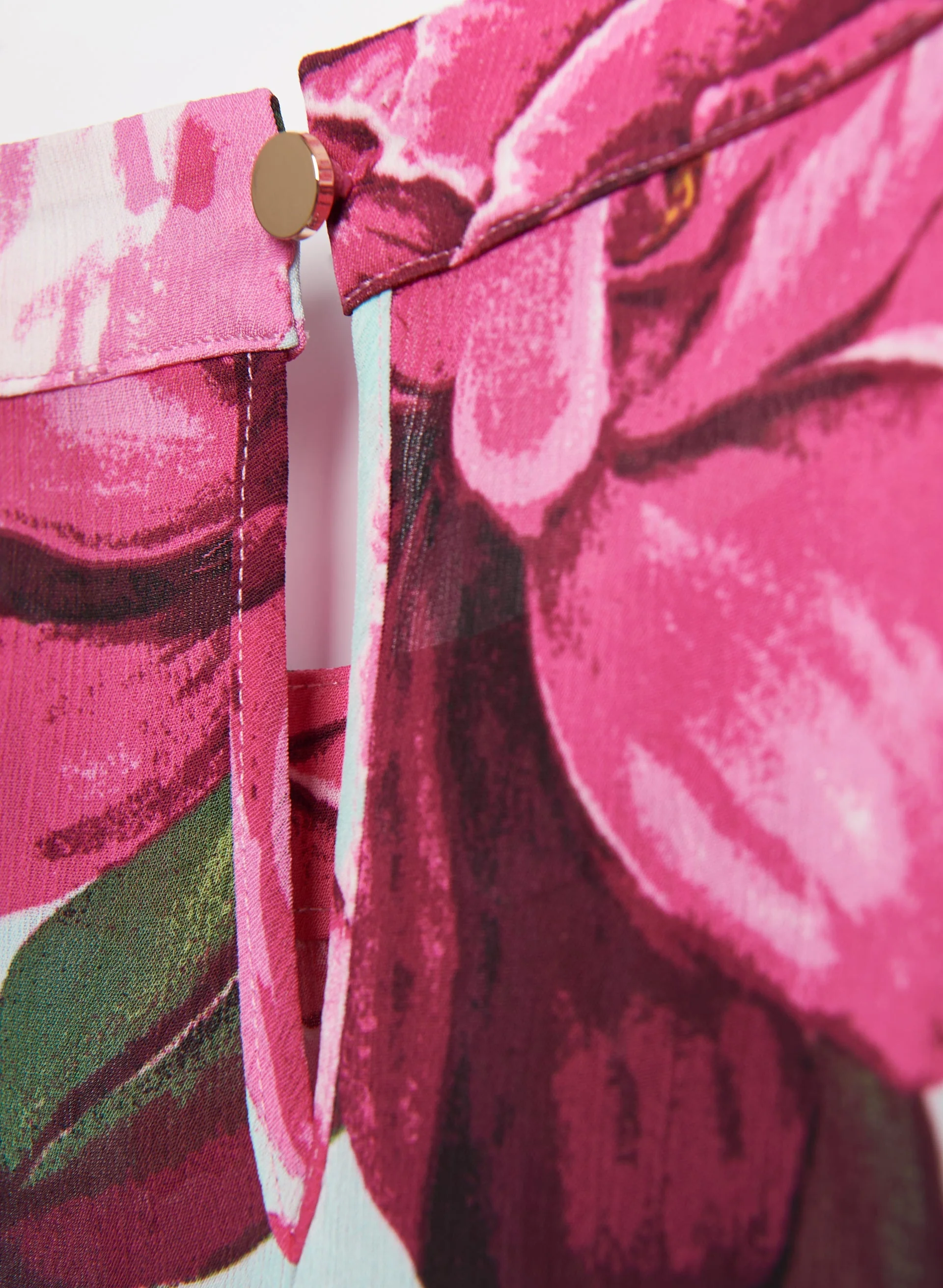 Sleeveless Floral Print Crepe Top - Image 5