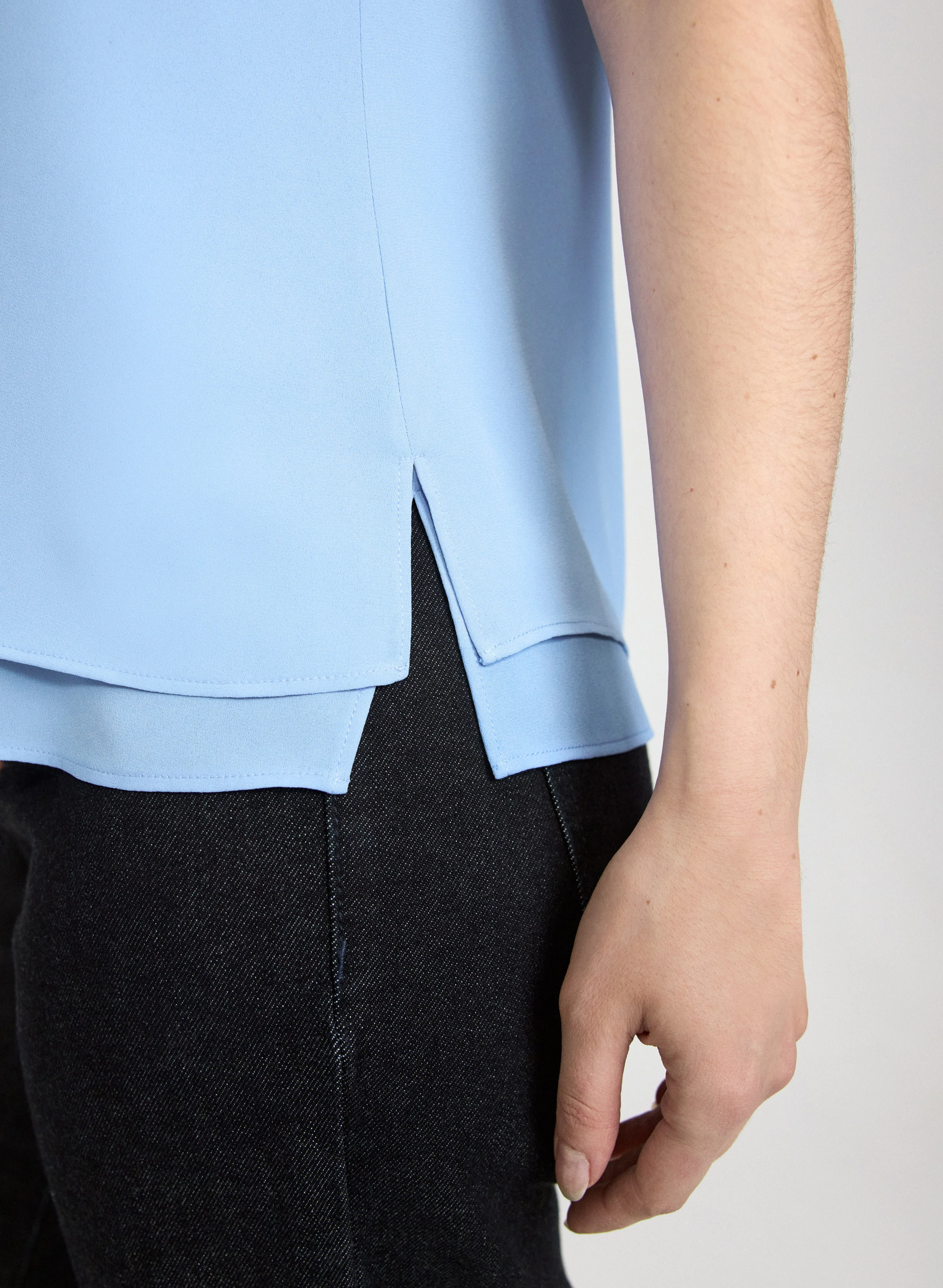 Sleeveless Layered Blouse - Image 5