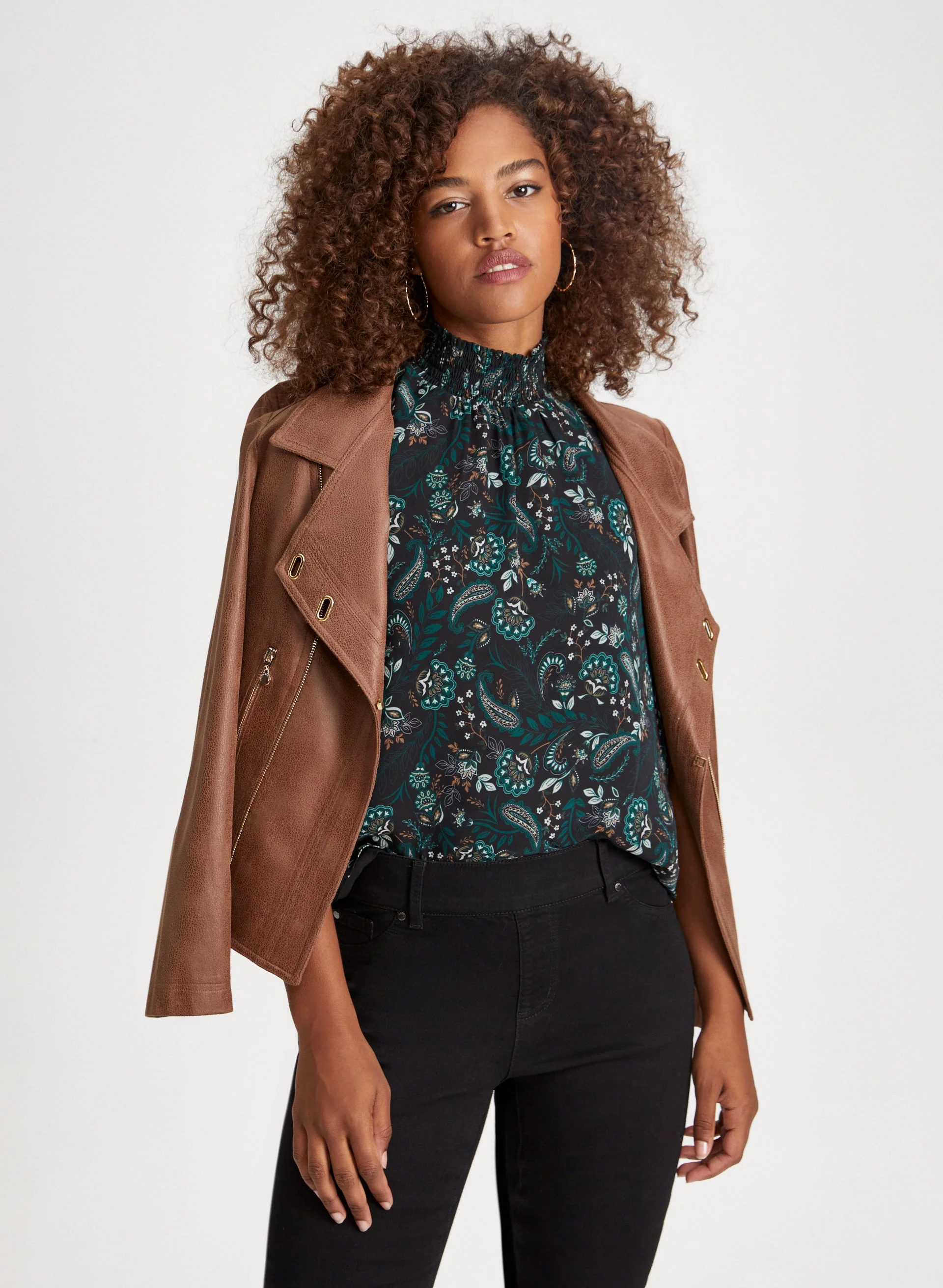 Sleeveless Paisley Print Blouse - Image 5