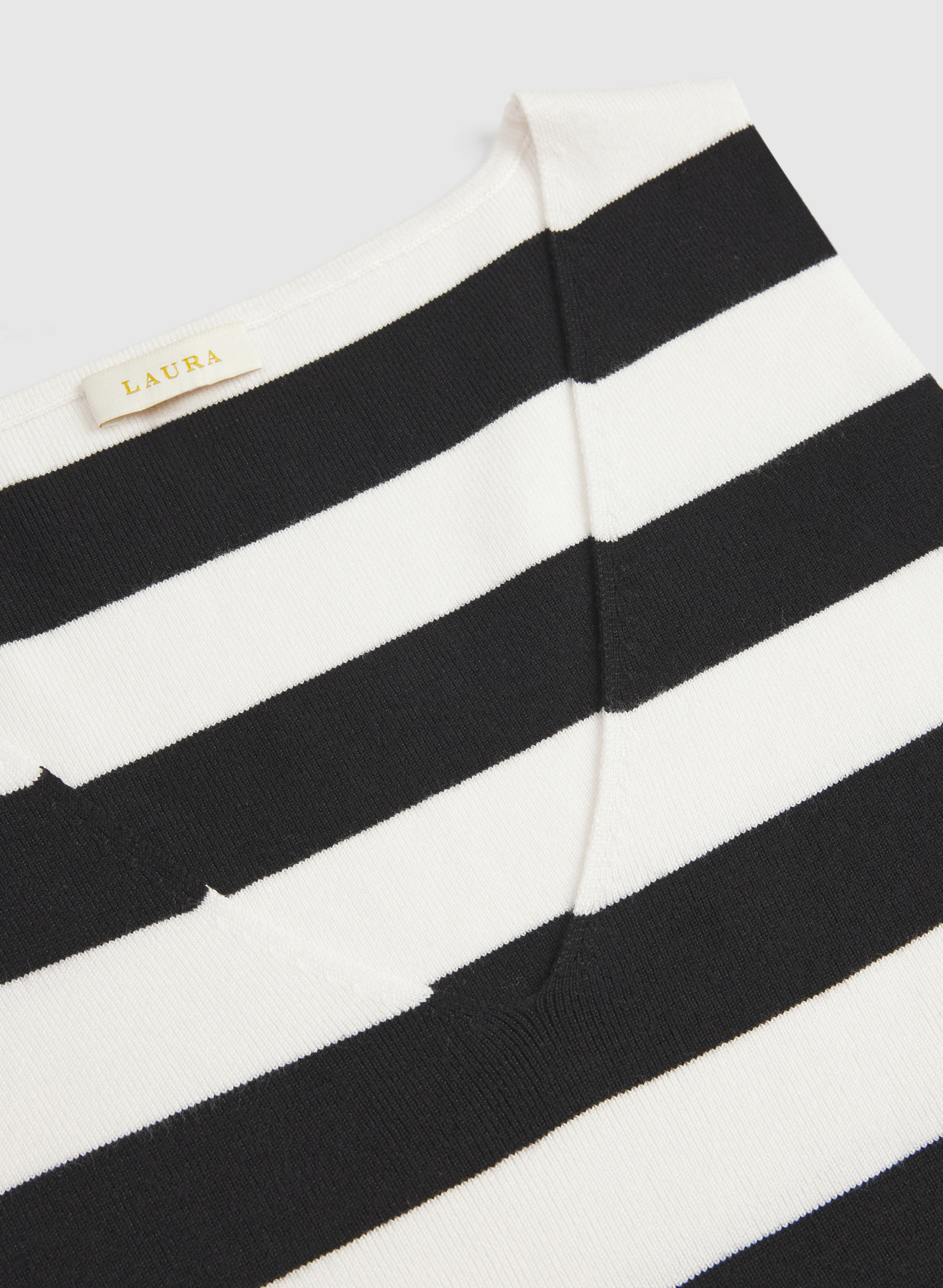 Sleeveless Stripe Knit - Image 8