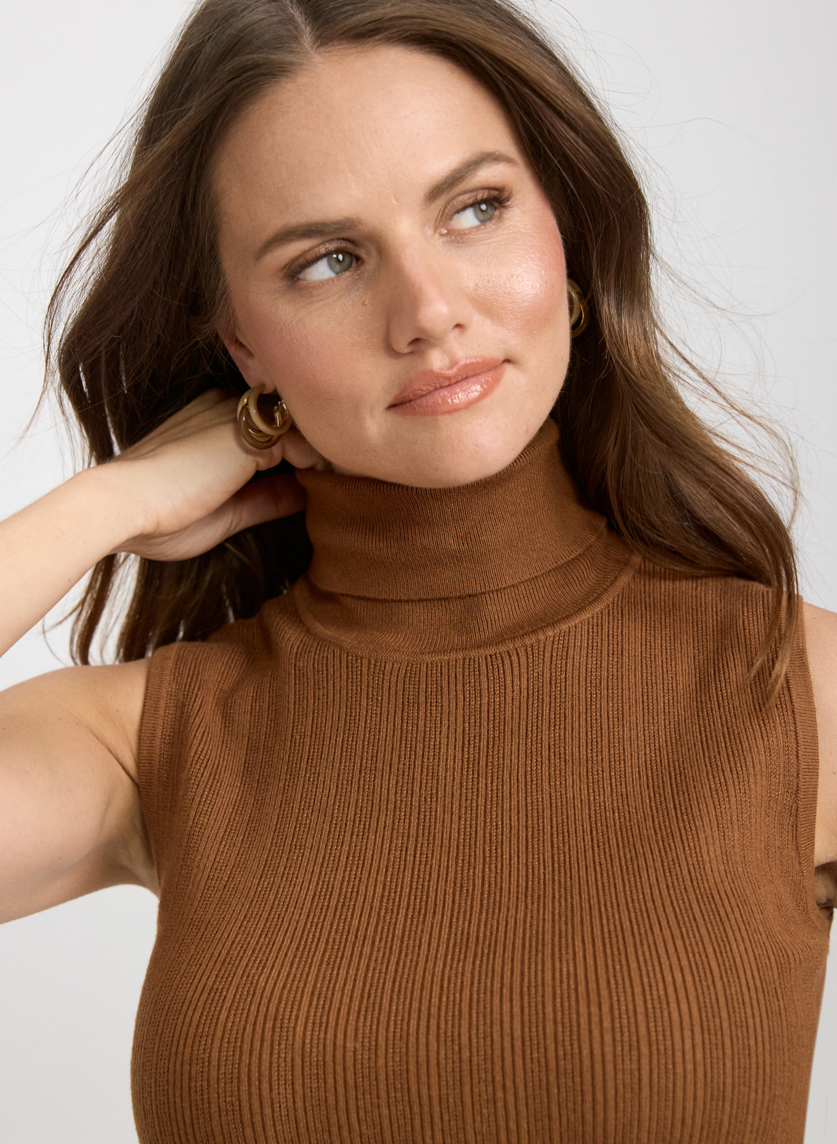 Sleeveless Turtleneck Sweater - Image 2