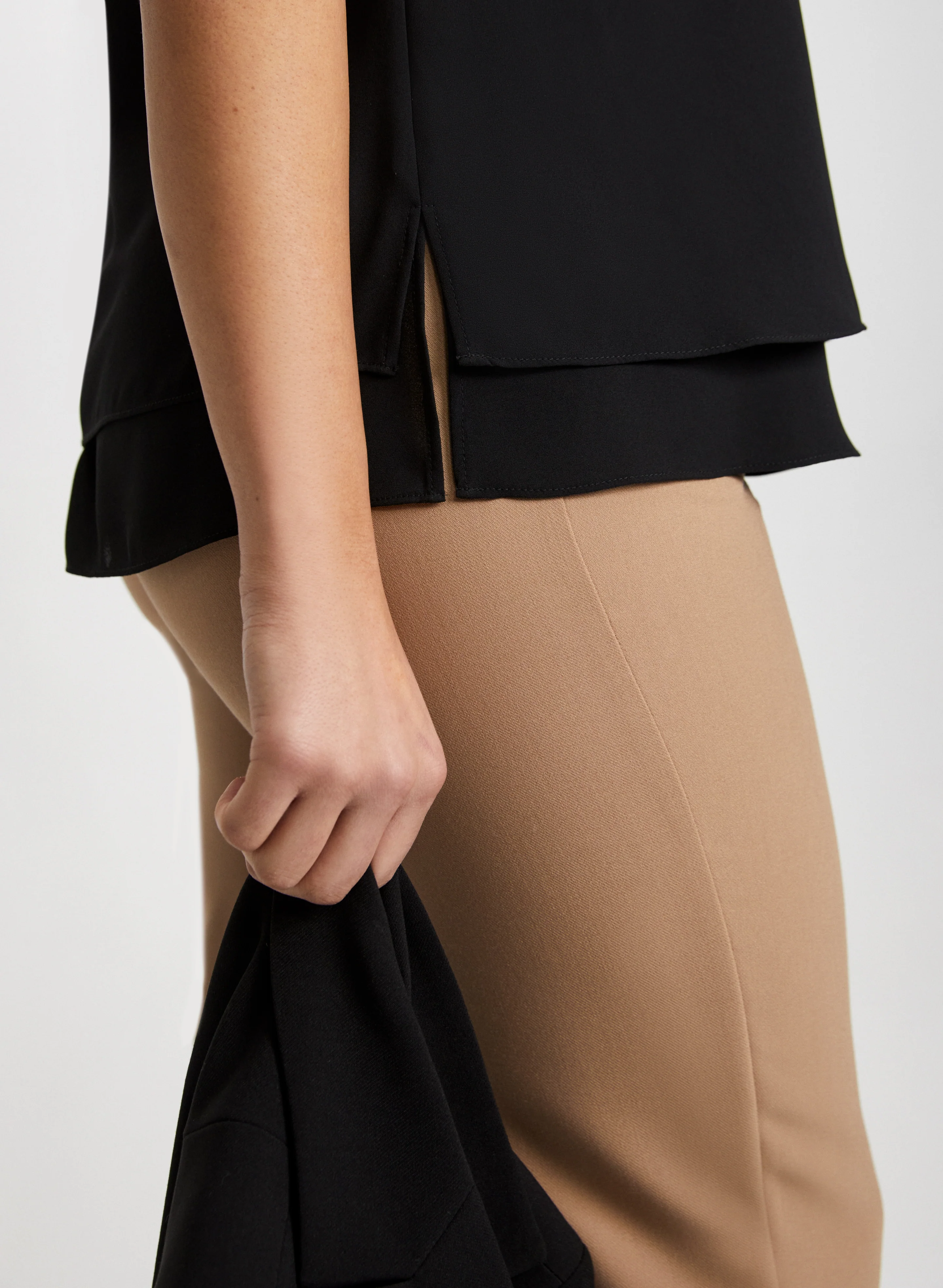 Sleeveless V-Neck Blouse - Image 5