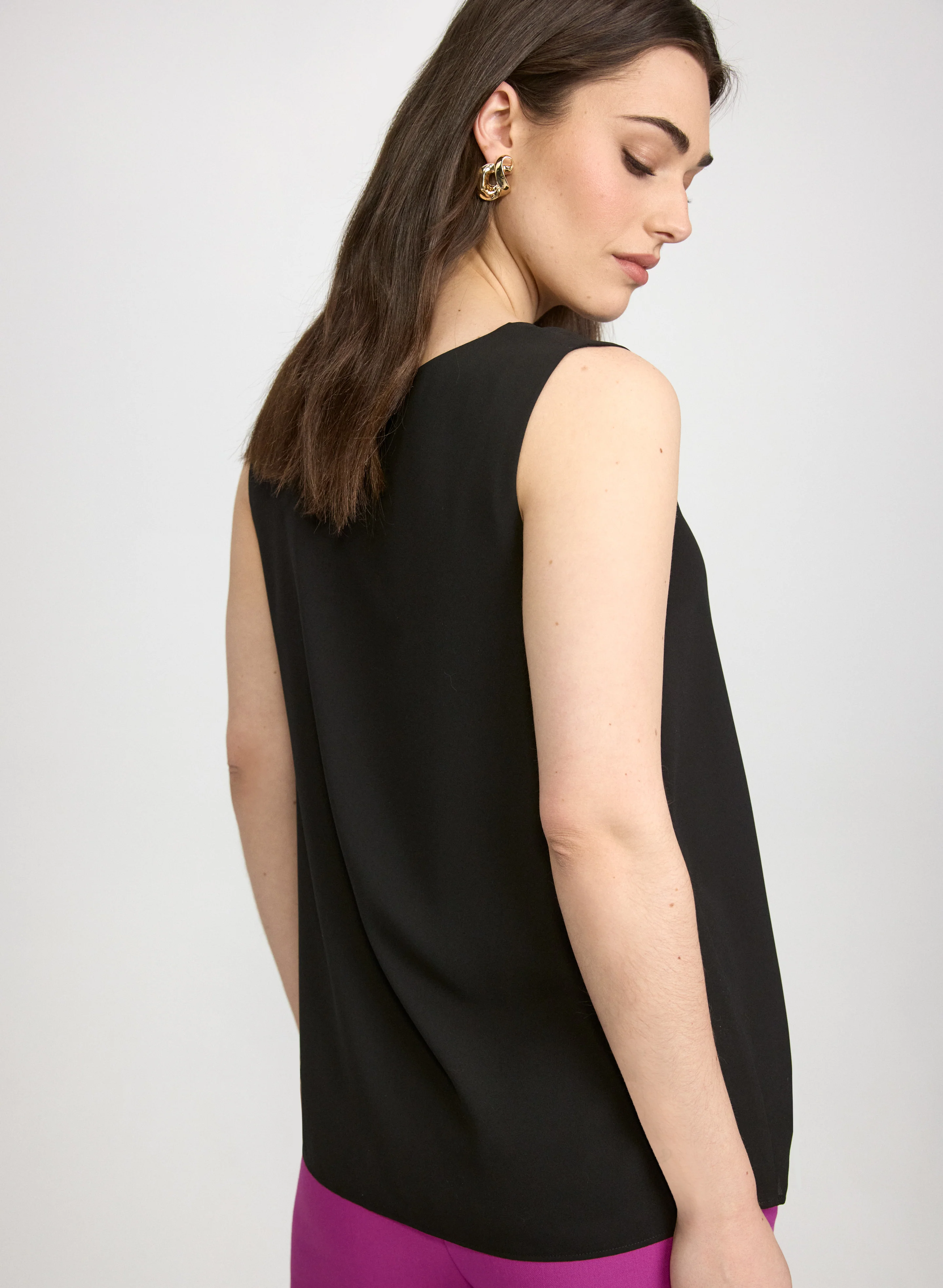 Sleeveless V-Neck Blouse - Image 4
