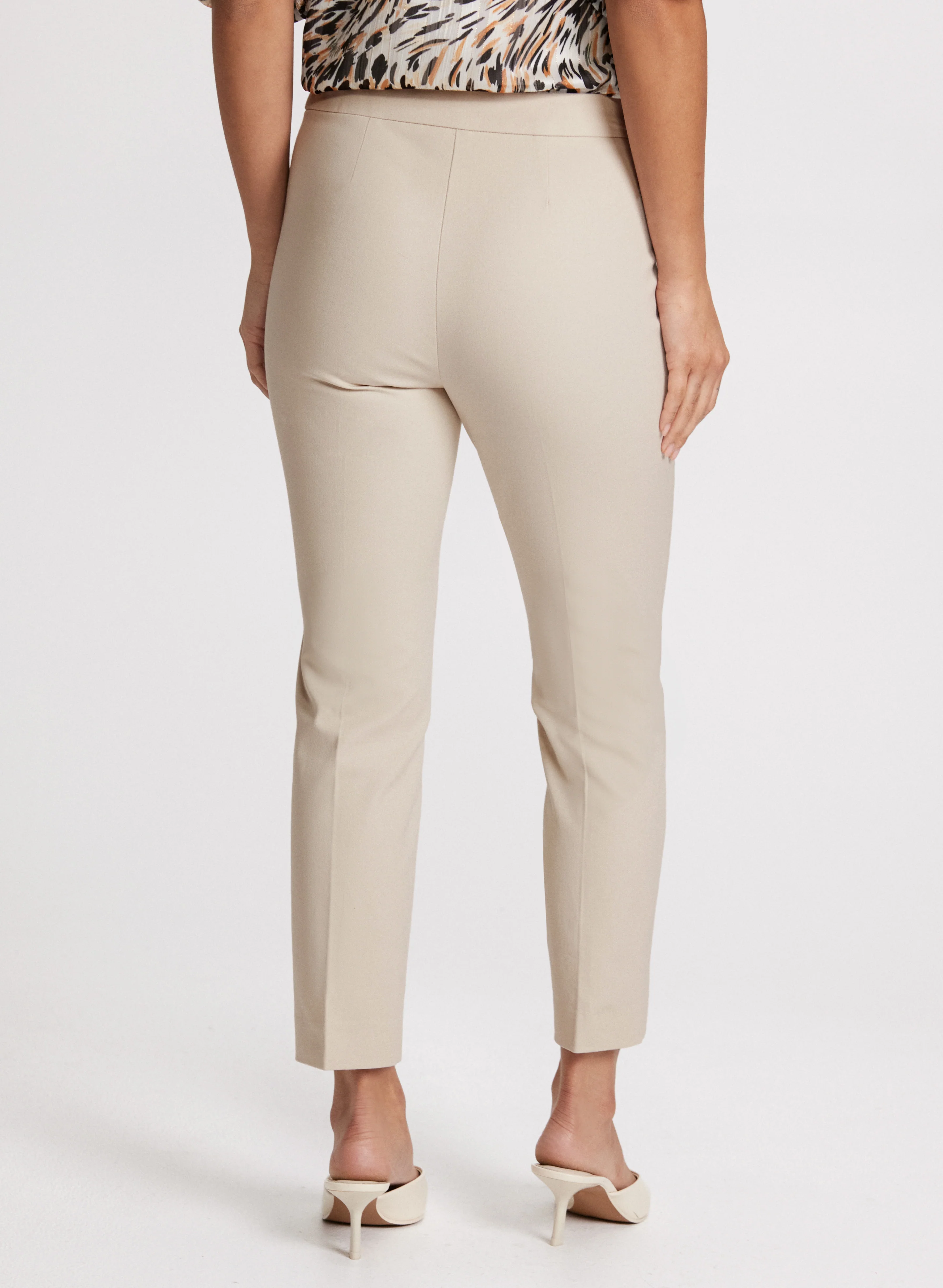Emma Pleated Slim-Leg Pants – Short - Image 2