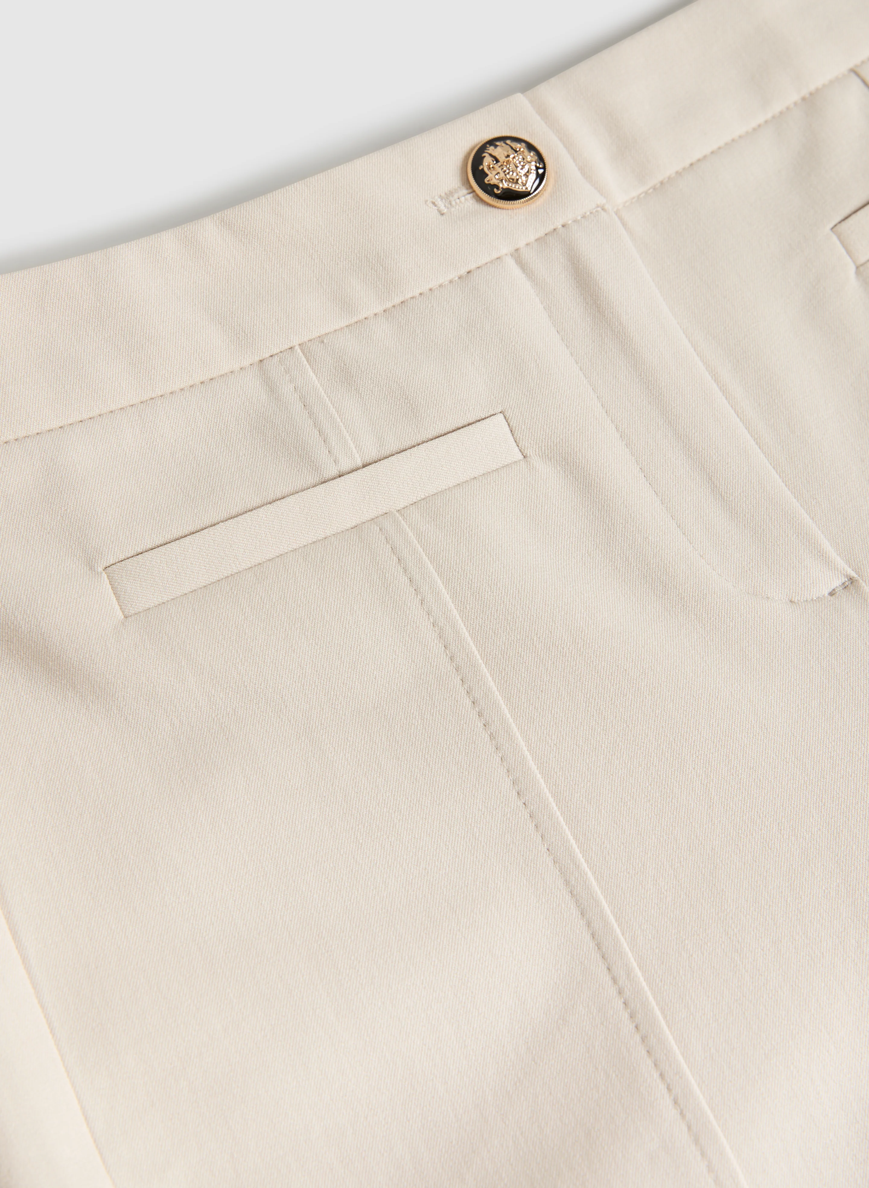 Emma Pleated Slim-Leg Pants – Short - Image 6