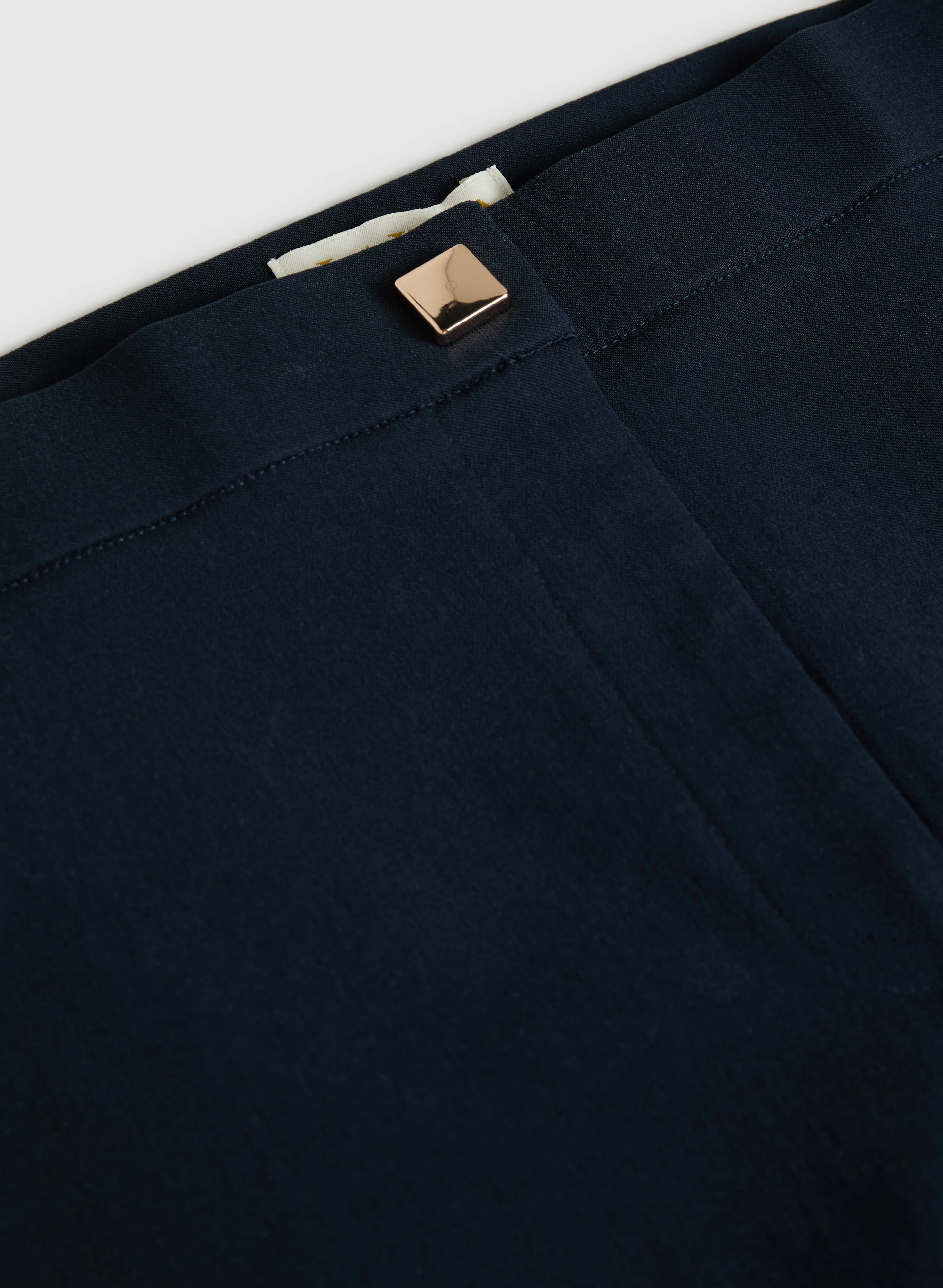 High-Rise Bengaline Capris - Image 7