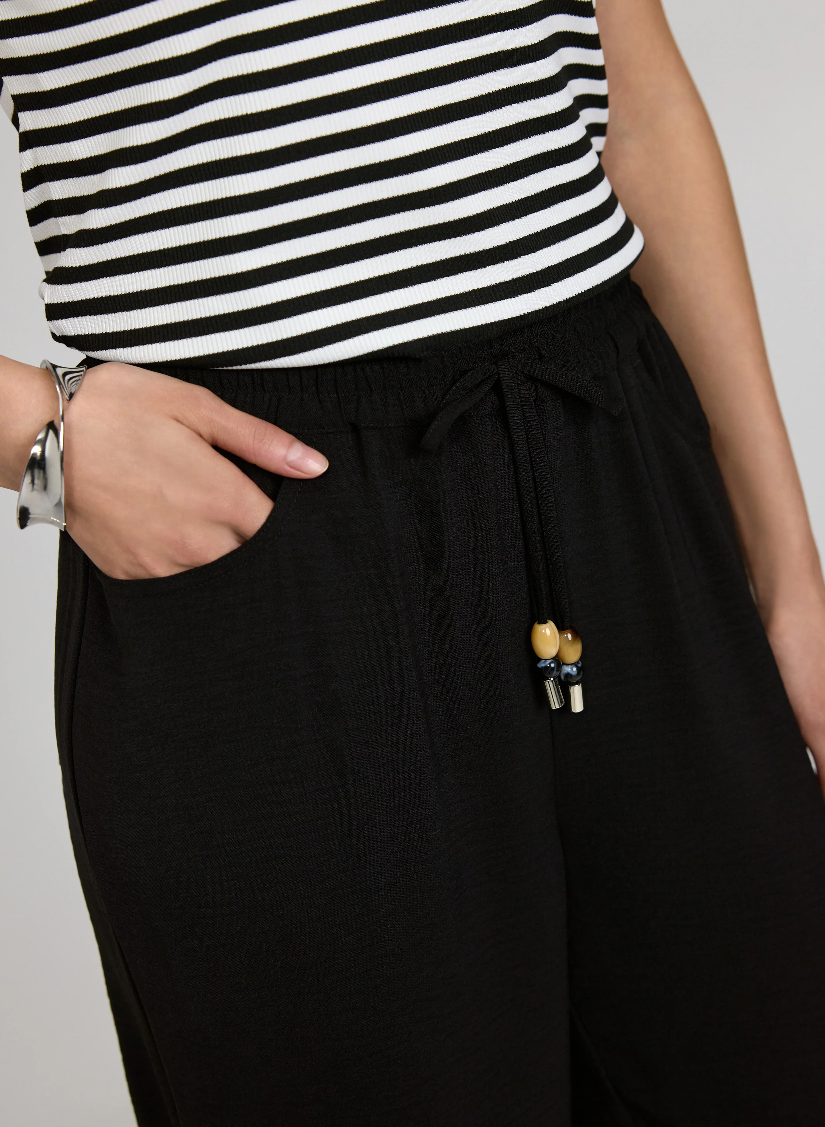 Straight-Leg Crinkle Capris - Image 5
