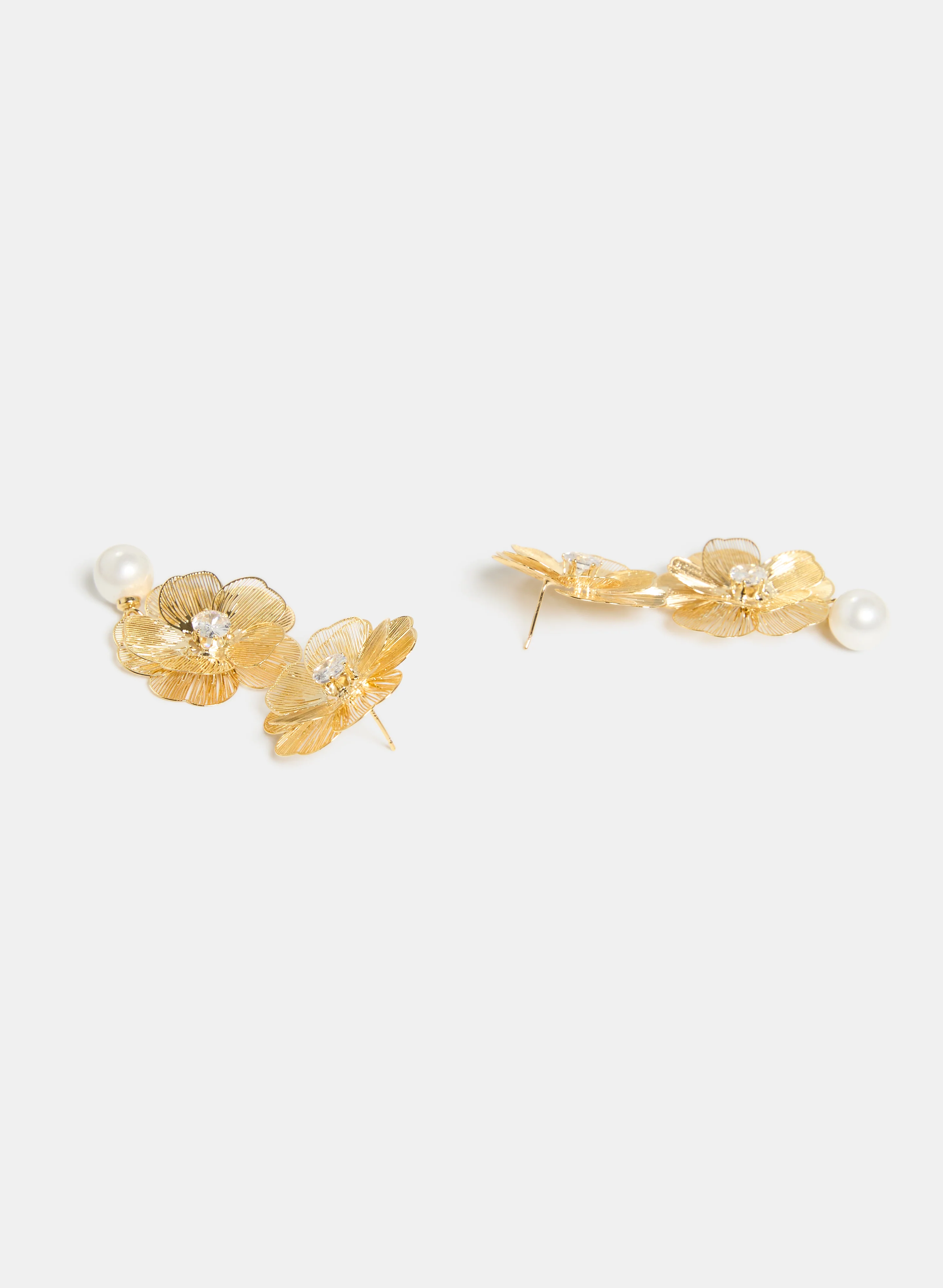 Tiered Floral Pearl Drop Earrings - Image 2