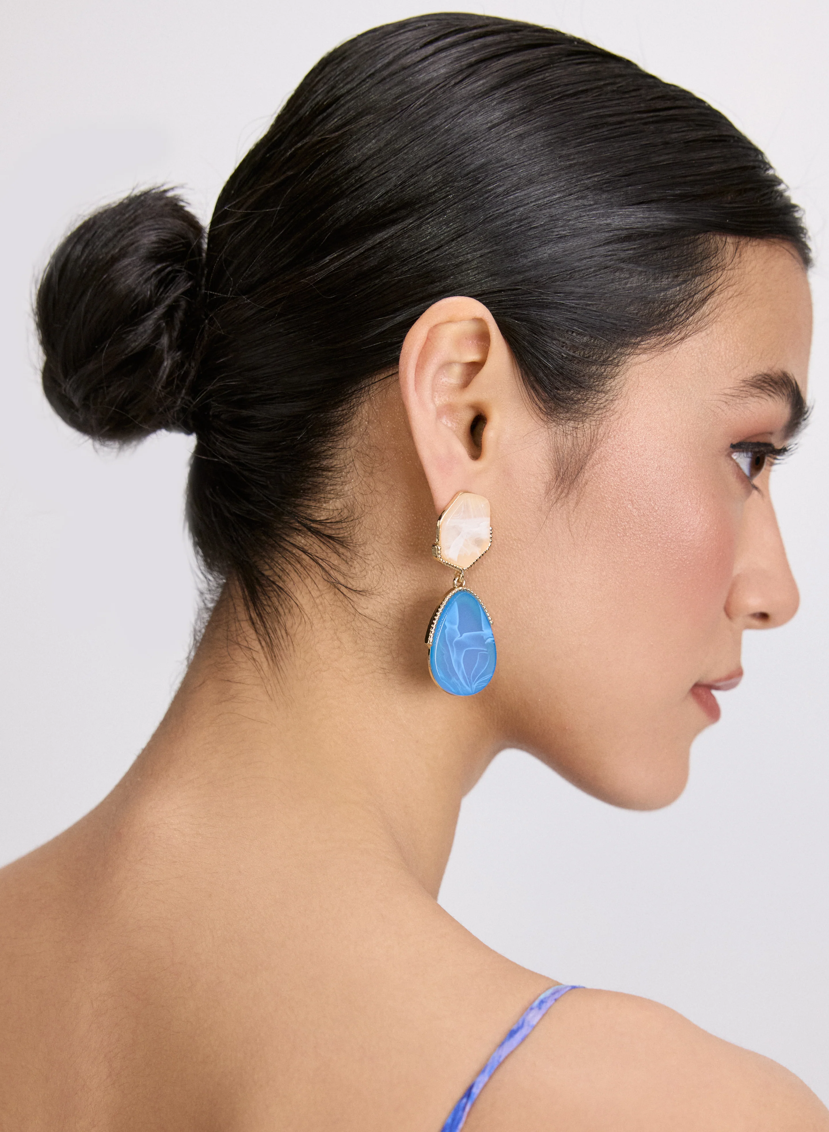 Tiered Resin Earrings - Image 2