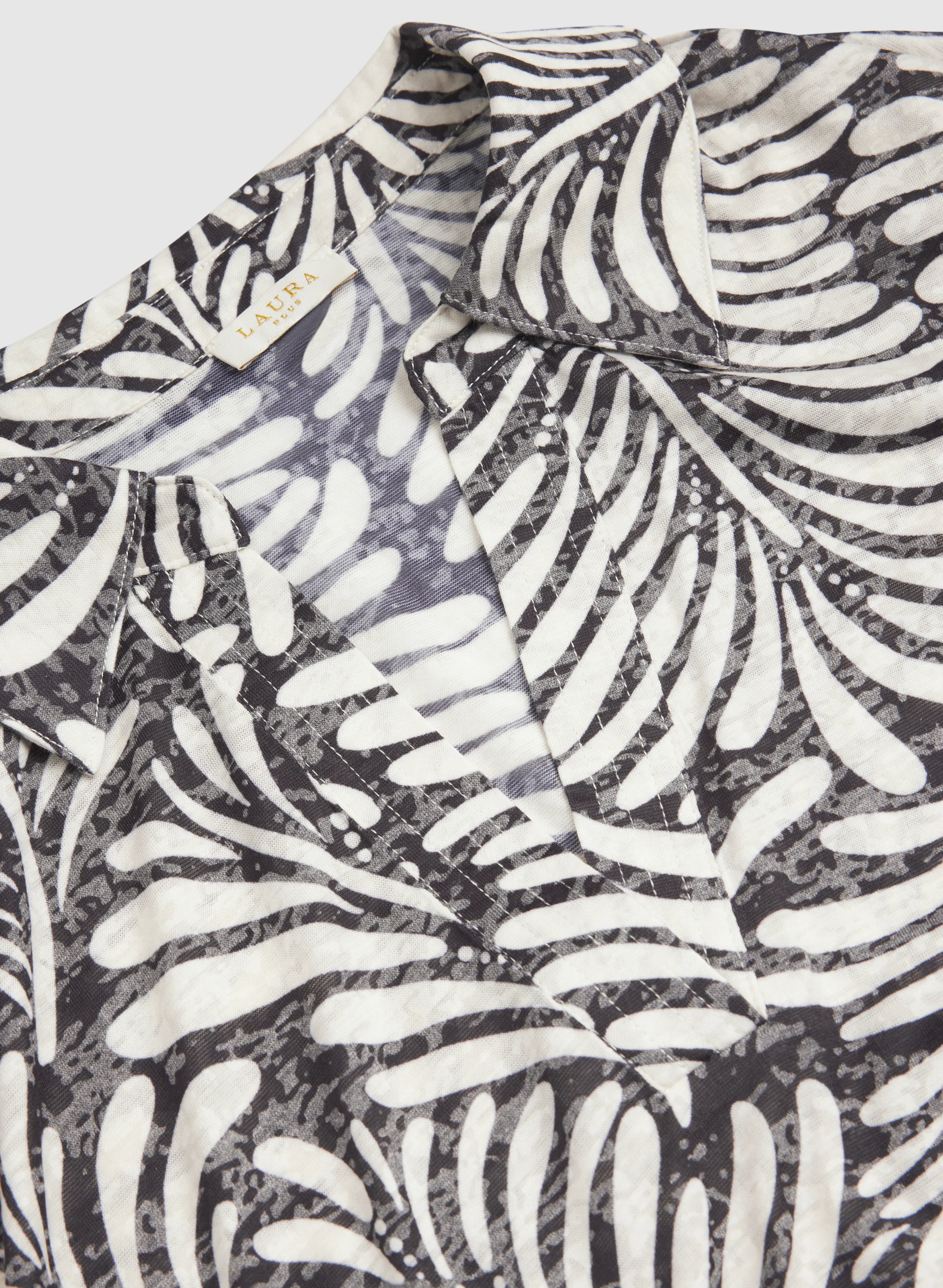 Leaf Print T-Shirt - Image 7