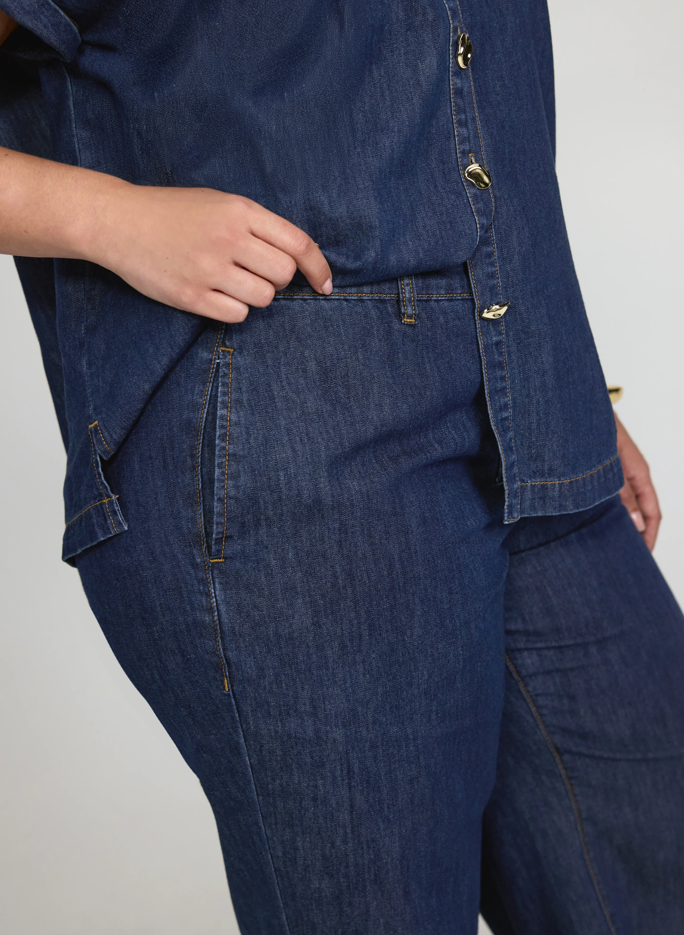 Wide-Leg Jeans - Image 5