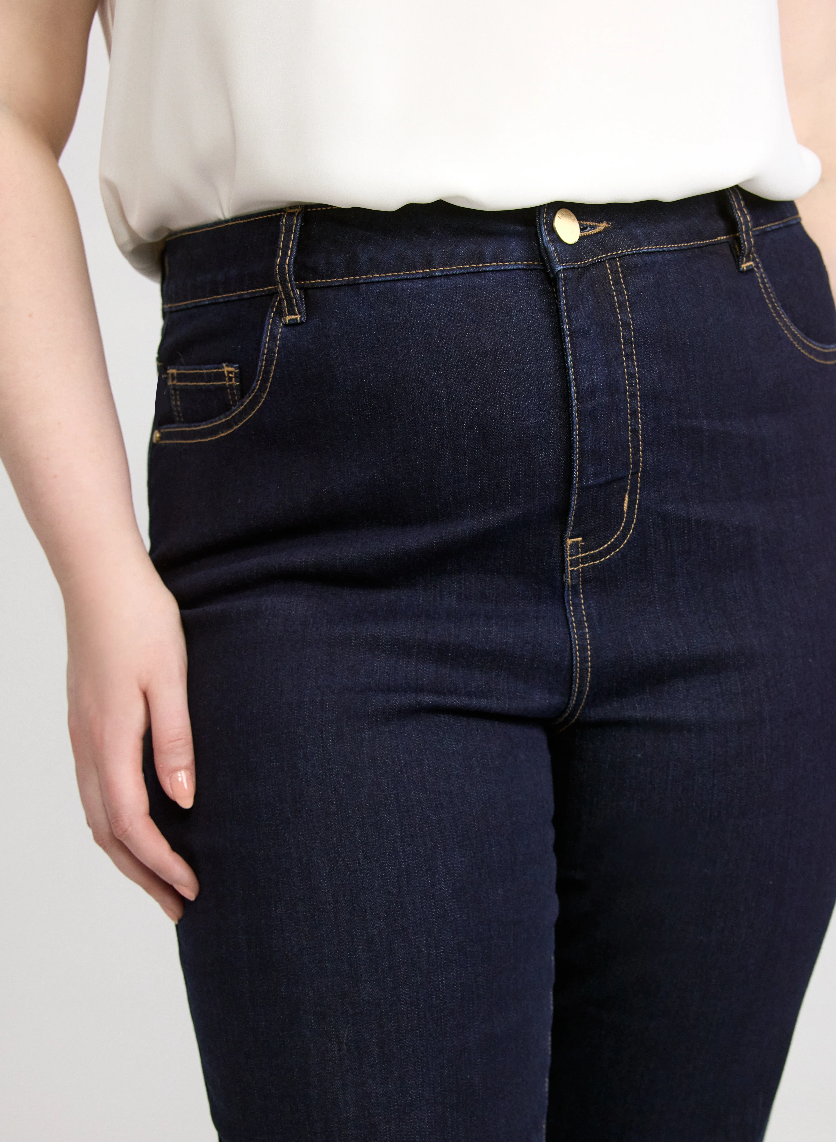 Wide-Leg Jeans - Image 5